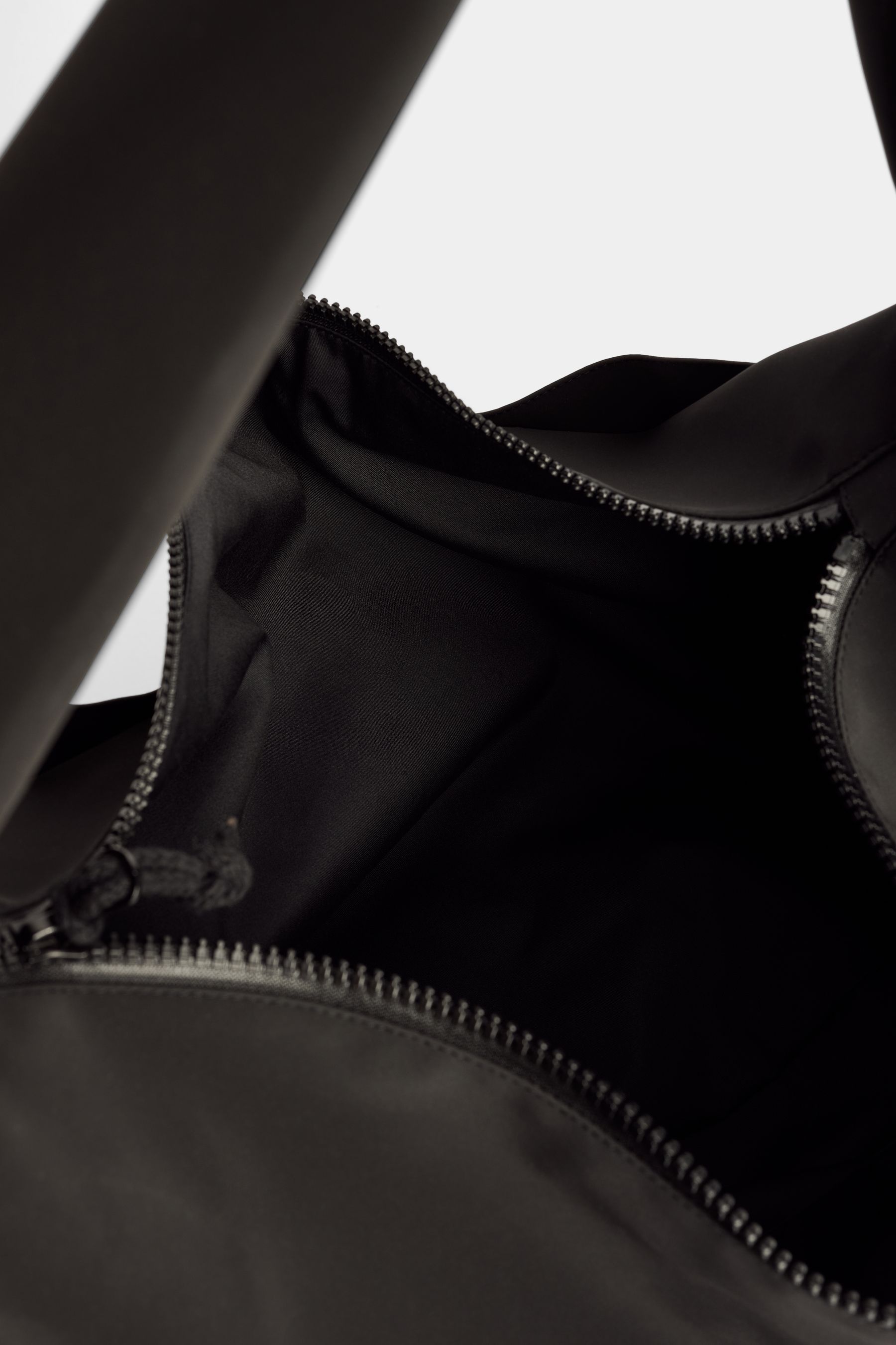 stutterheim adam bag matte black accessories bags crossbody-bags