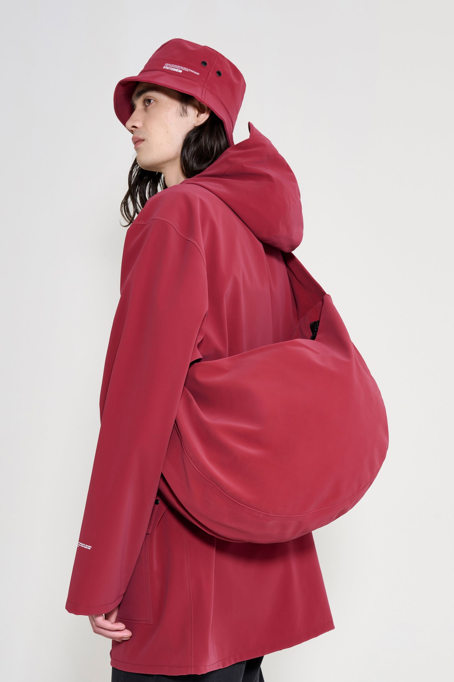 stutterheim adam bag matte burgundy accessories bags crossbody-bags