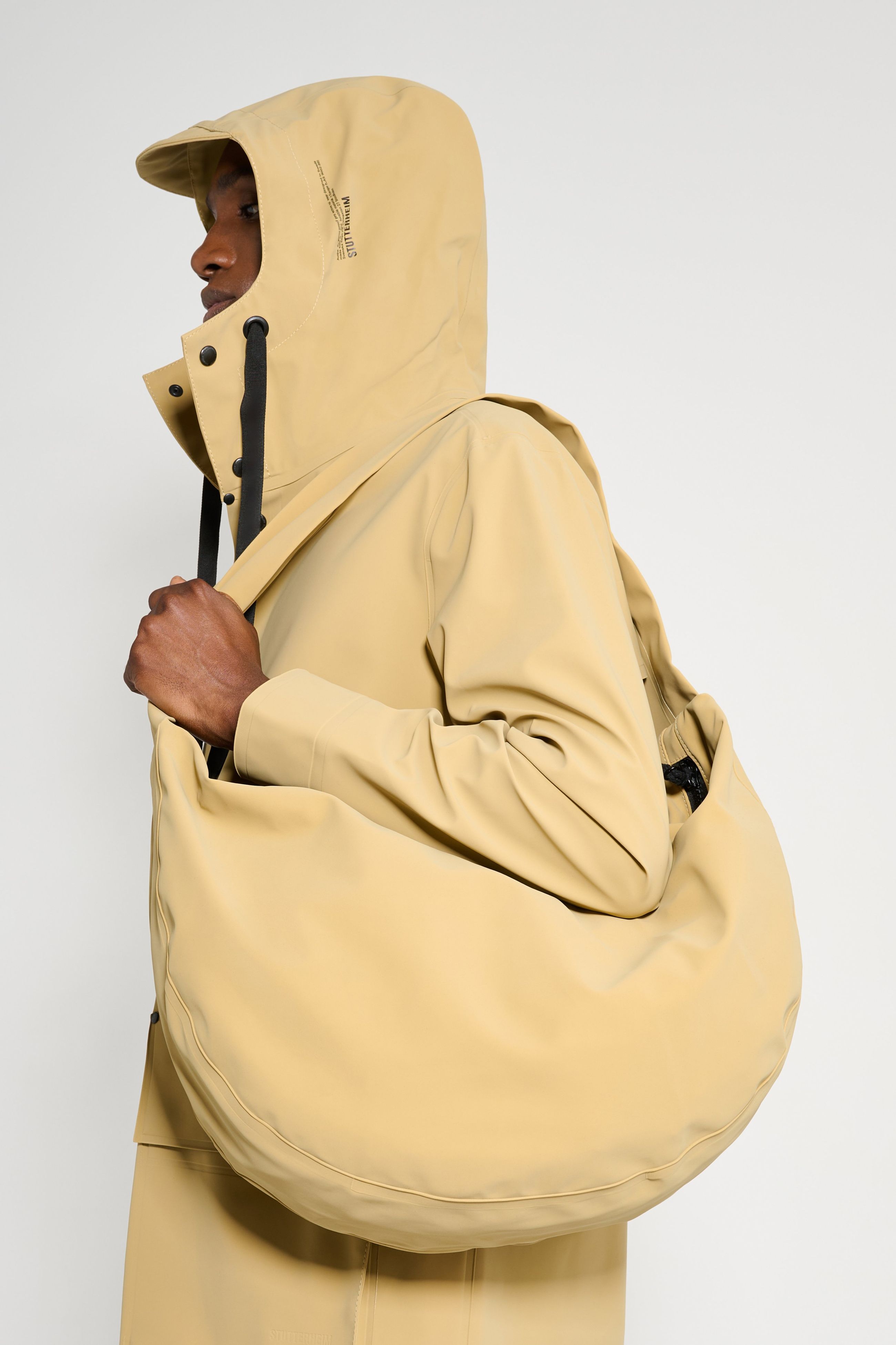 stutterheim adam bag matte sand accessories bags crossbody-bags