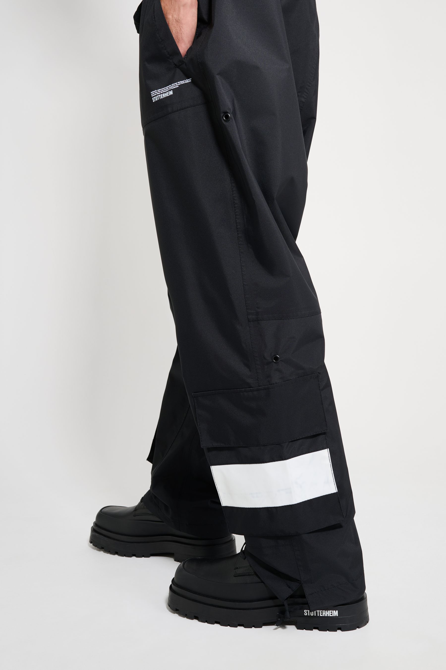 stutterheim bash pocket trousers black men