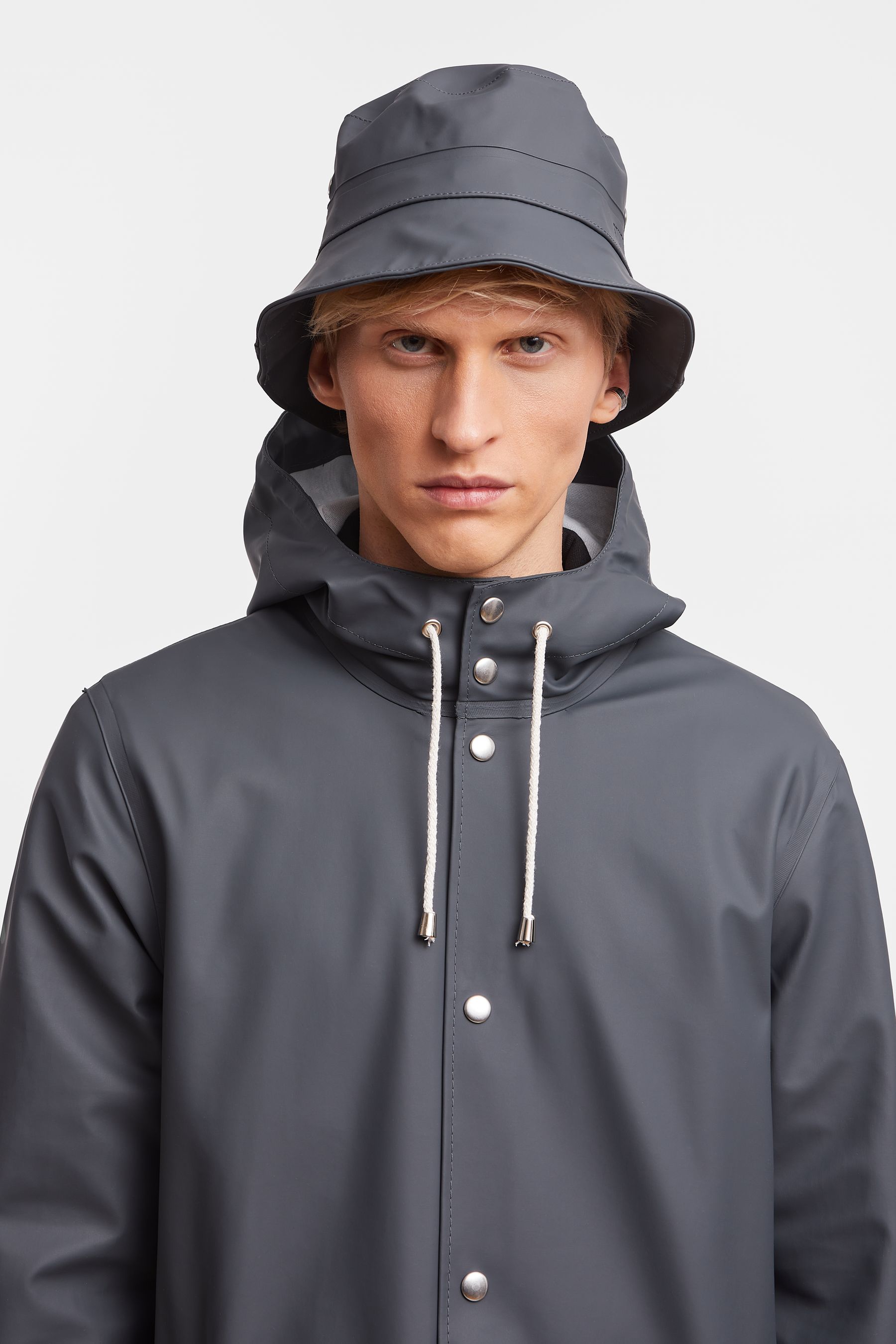 stutterheim beckholmen bucket hat charcoal accessories hats-and-scarves bucket-hats