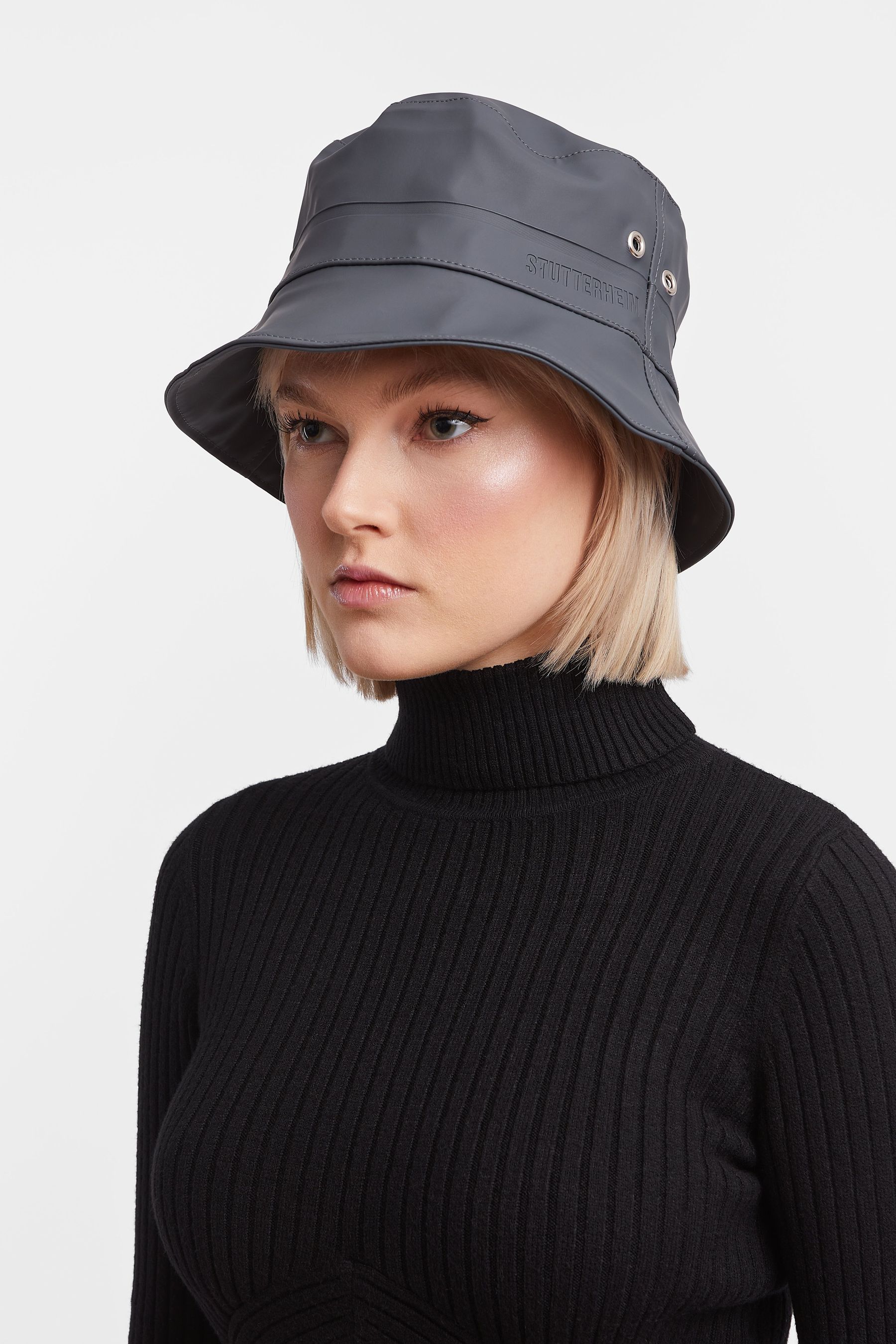 stutterheim beckholmen bucket hat charcoal accessories hats-and-scarves bucket-hats