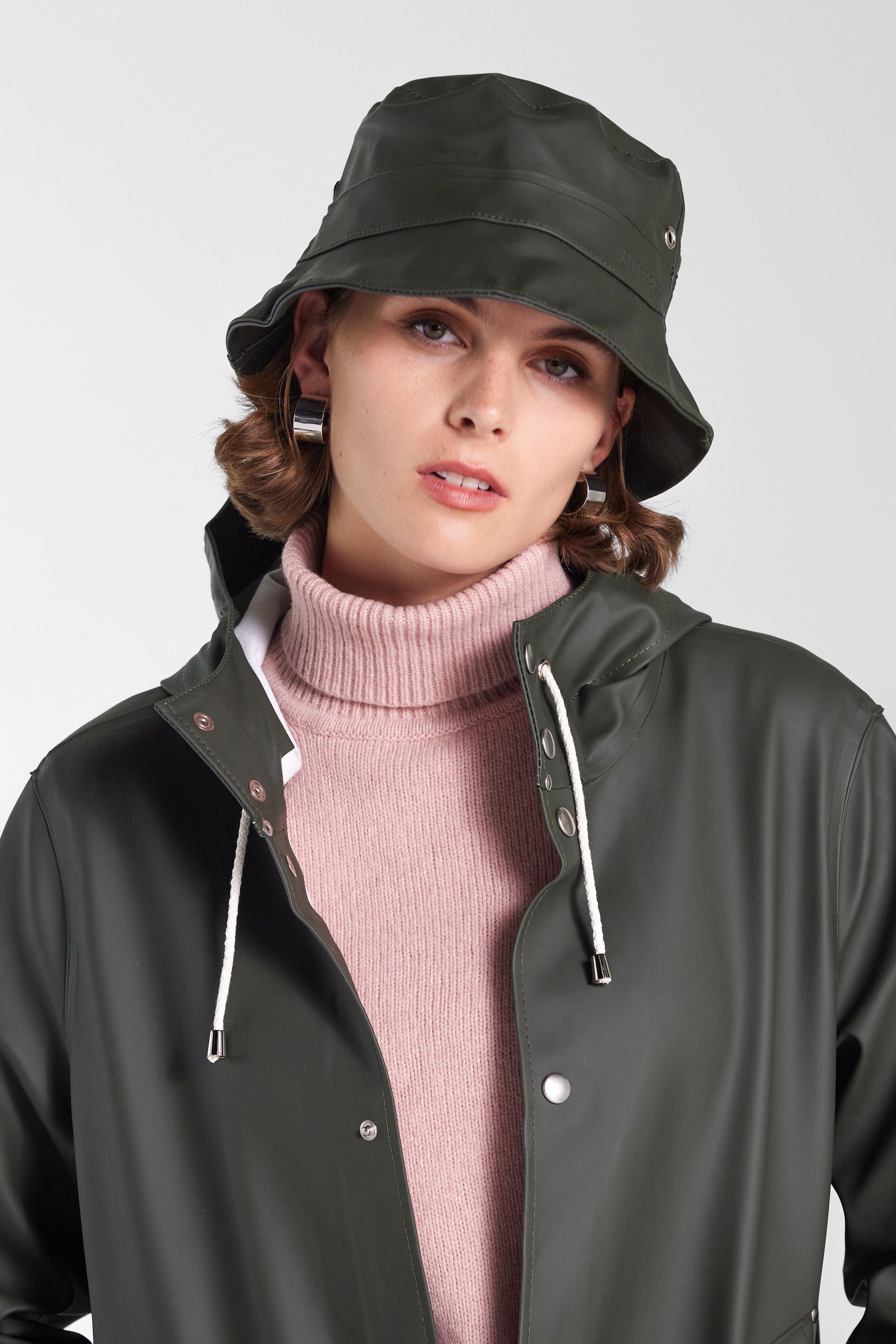 stutterheim beckholmen bucket hat green accessories hats-and-scarves bucket-hats