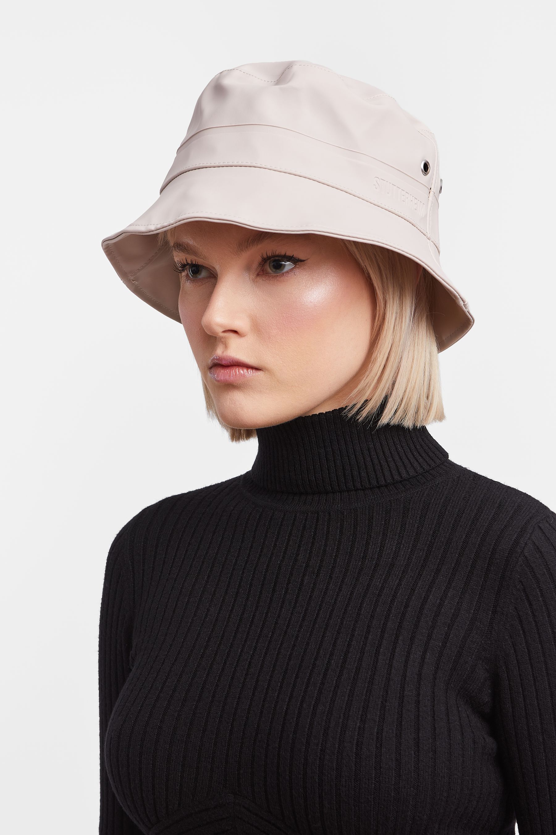 stutterheim beckholmen bucket hat light sand accessories hats-and-scarves bucket-hats