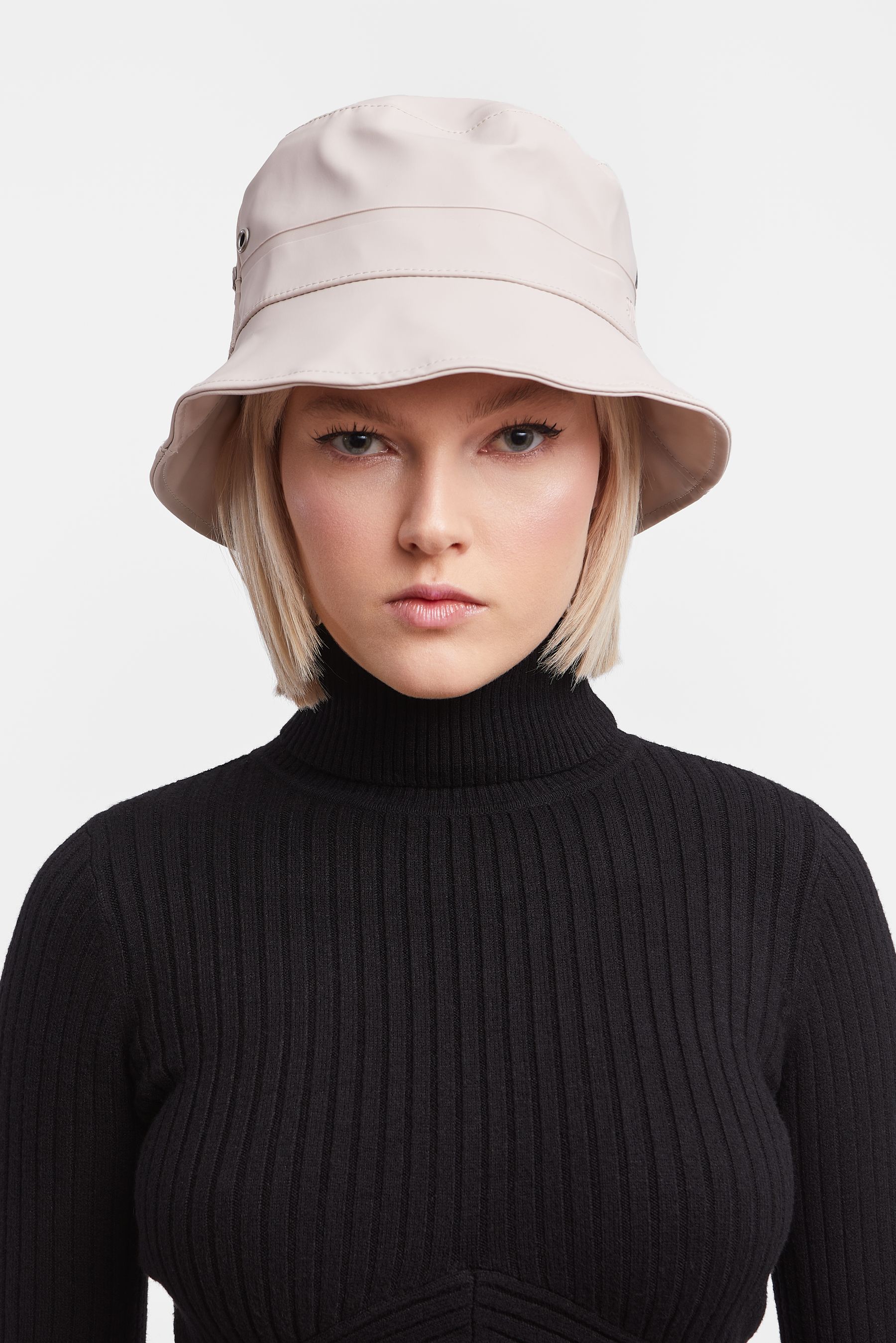 stutterheim beckholmen bucket hat light sand accessories hats-and-scarves bucket-hats