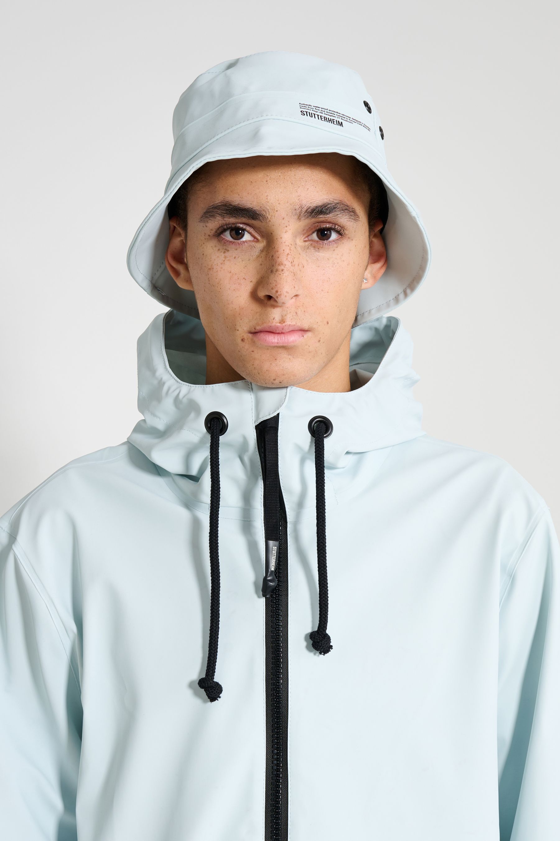 stutterheim beckholmen matte bucket hat frost grey accessories hats-and-scarves bucket-hats