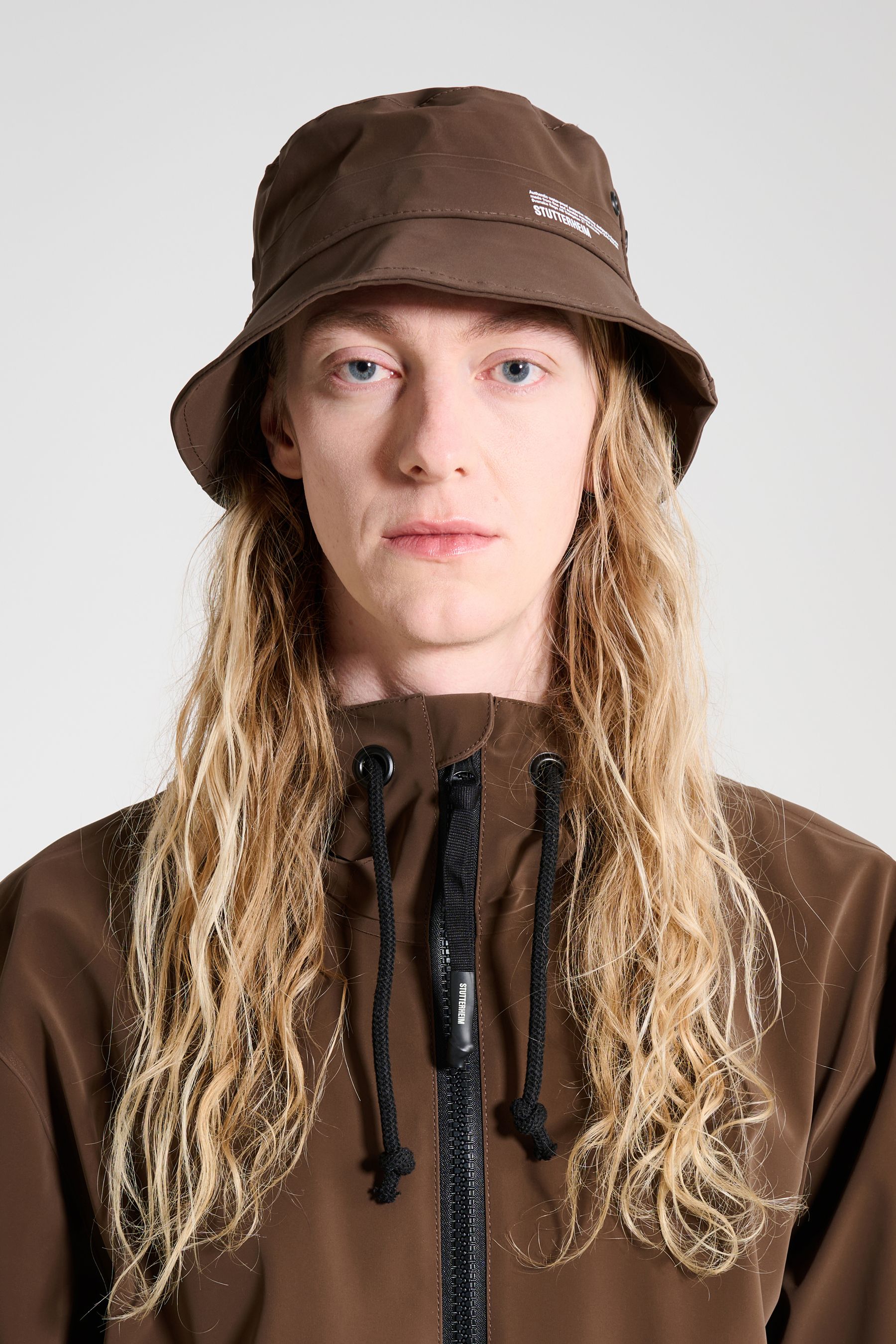 stutterheim beckholmen matte bucket hat dark brown accessories hats-and-scarves bucket-hats