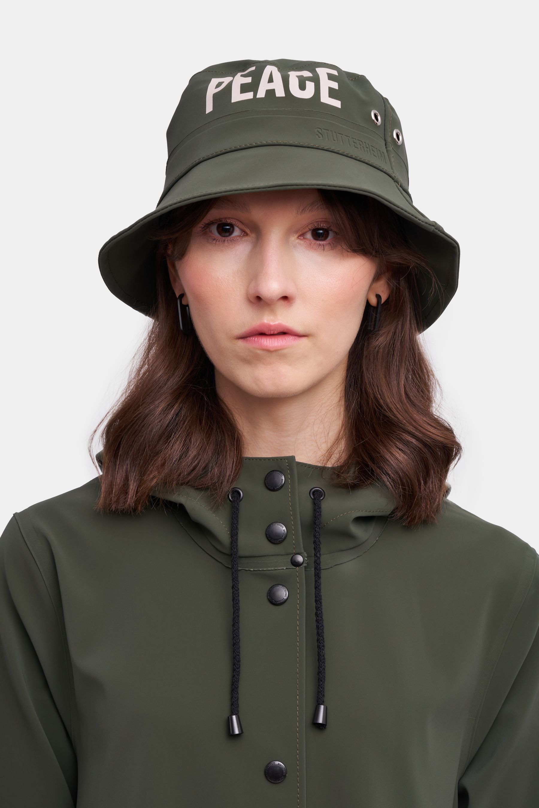 stutterheim beckholmen matte bucket hat dark green accessories hats-and-scarves bucket-hats