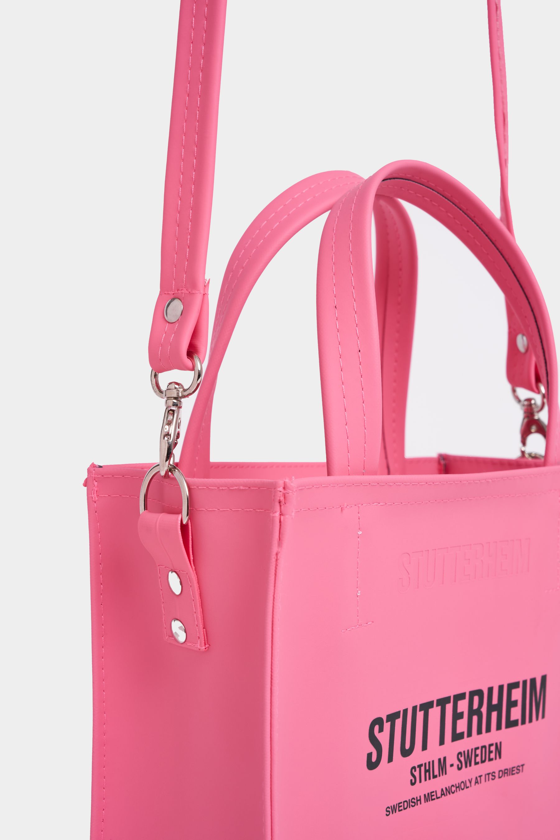 stutterheim biblio bag bubblegum accessories bags handbags