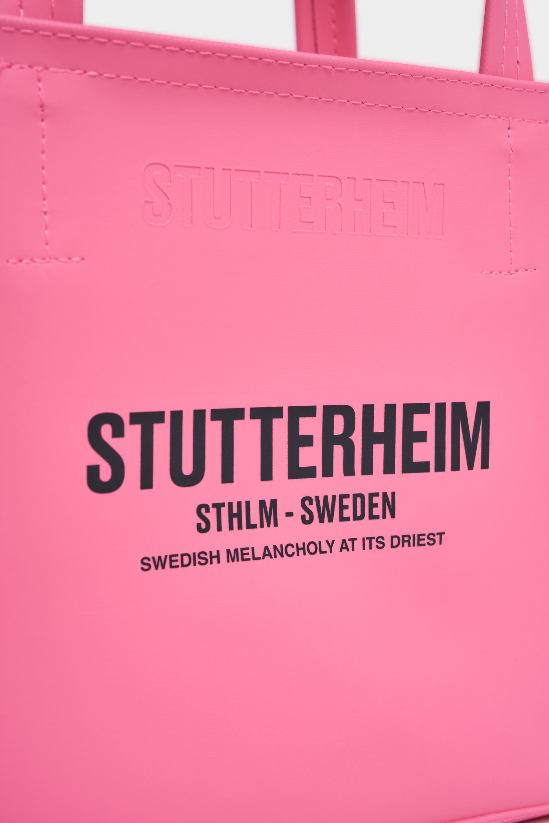 stutterheim biblio bag bubblegum accessories bags handbags