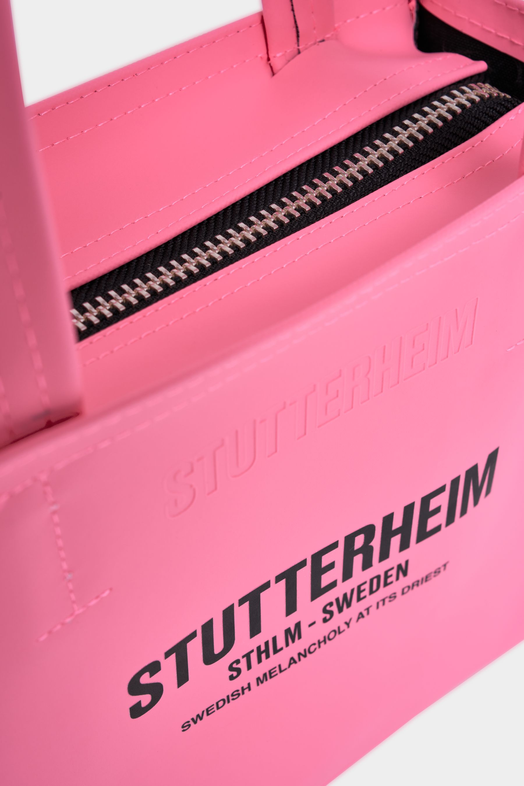 stutterheim biblio bag bubblegum accessories bags handbags