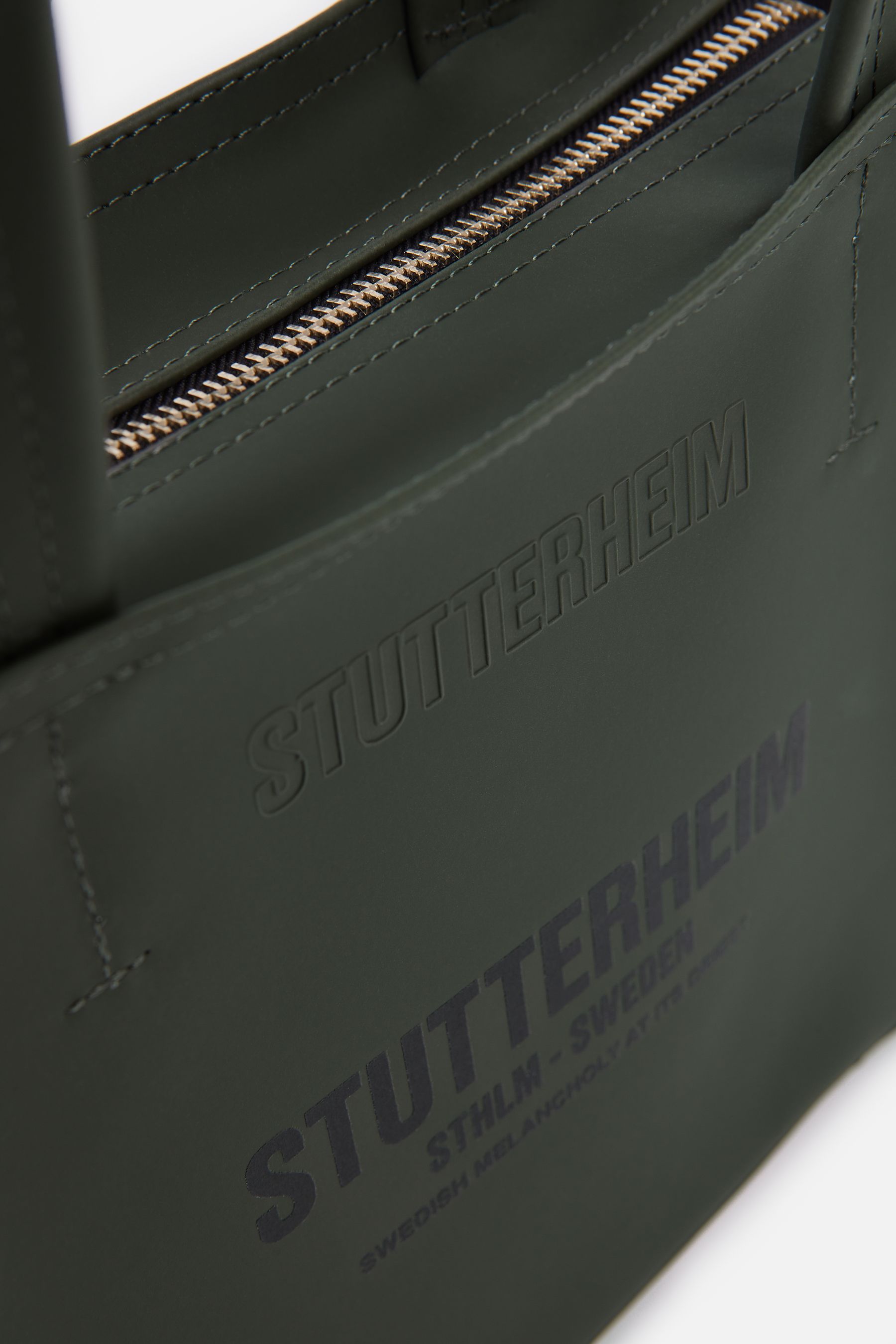 stutterheim biblio bag green accessories bags handbags