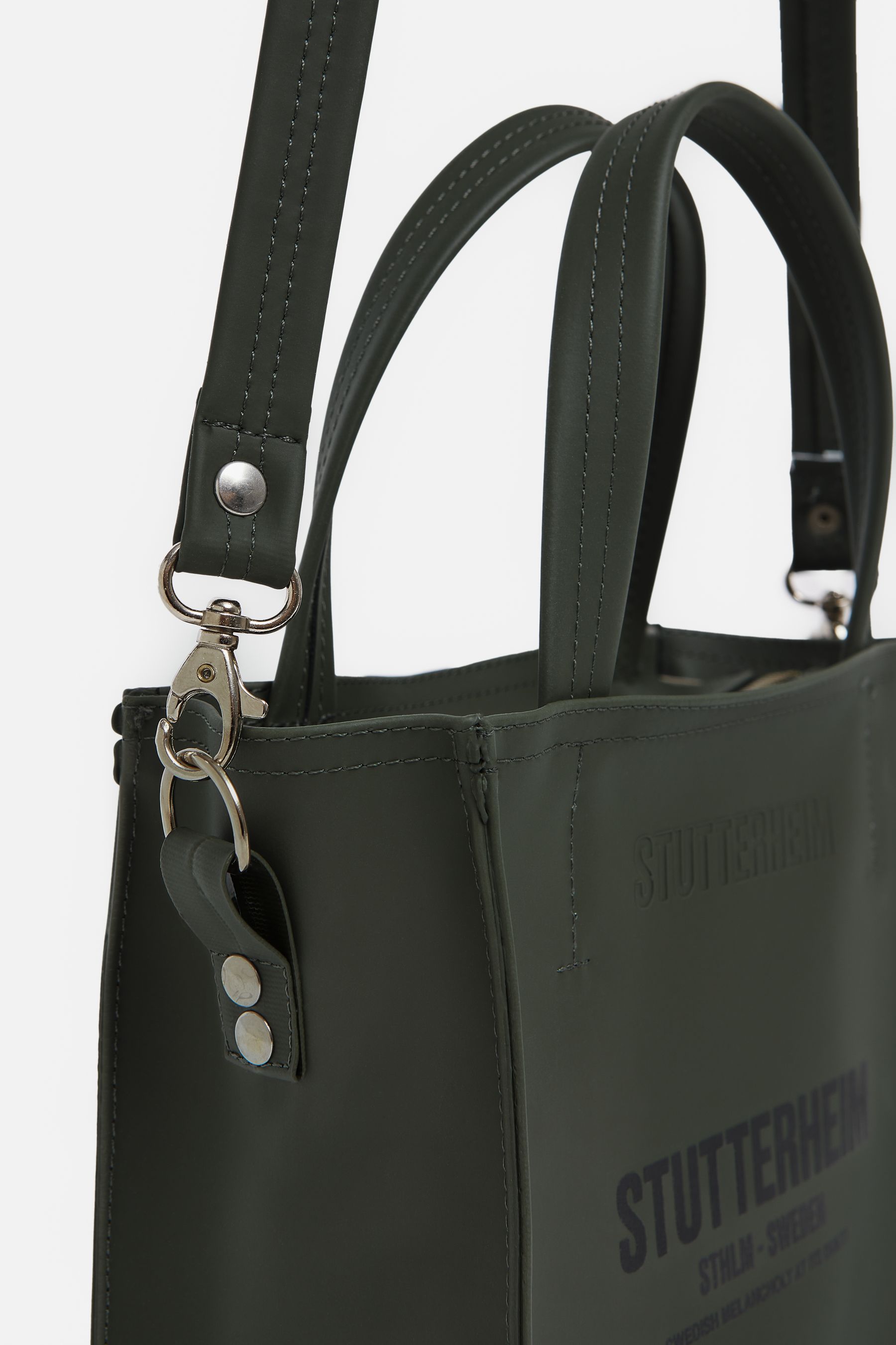 stutterheim biblio bag green accessories bags handbags