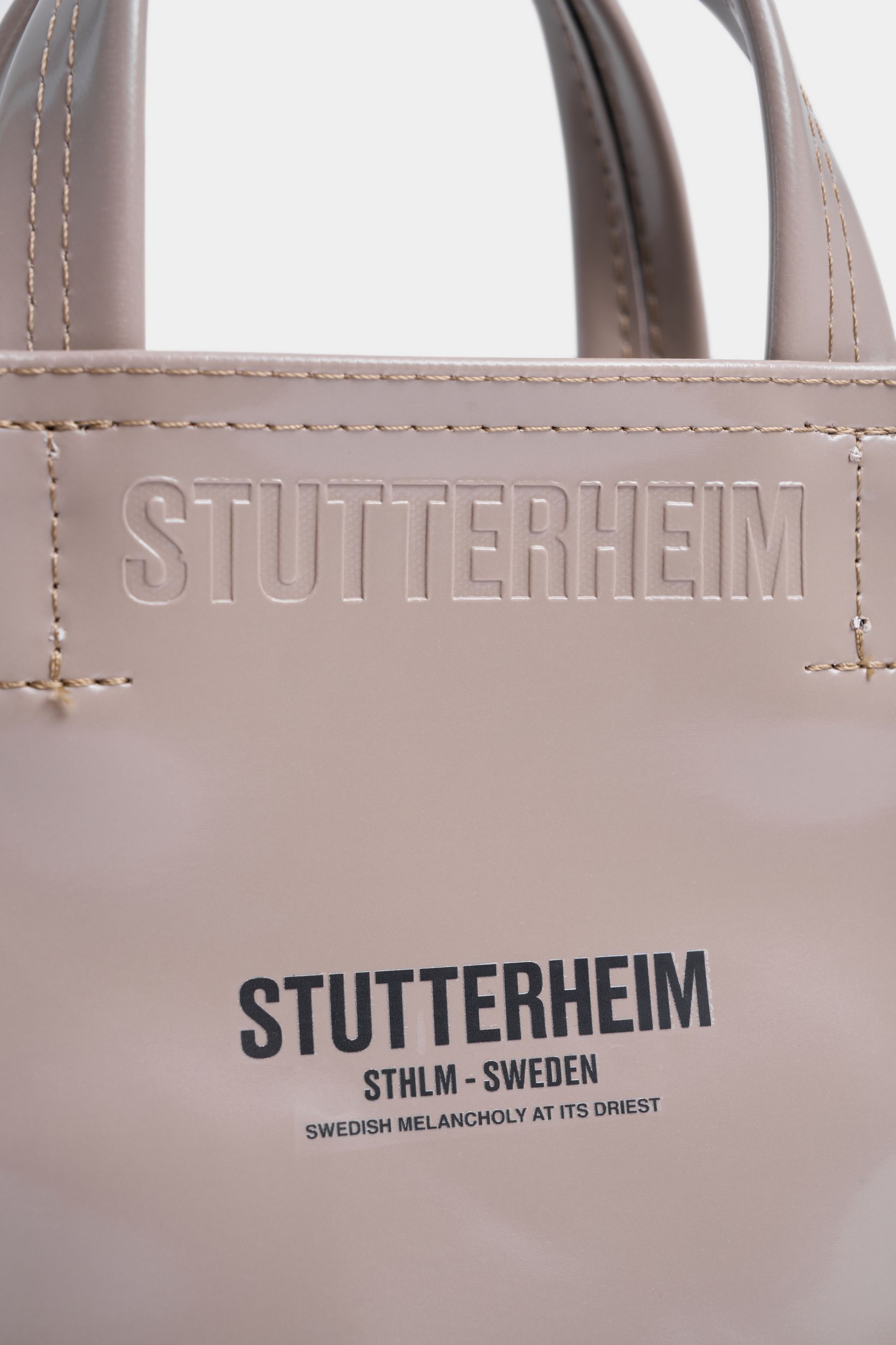 stutterheim biblio opal mini bag potato  aw24