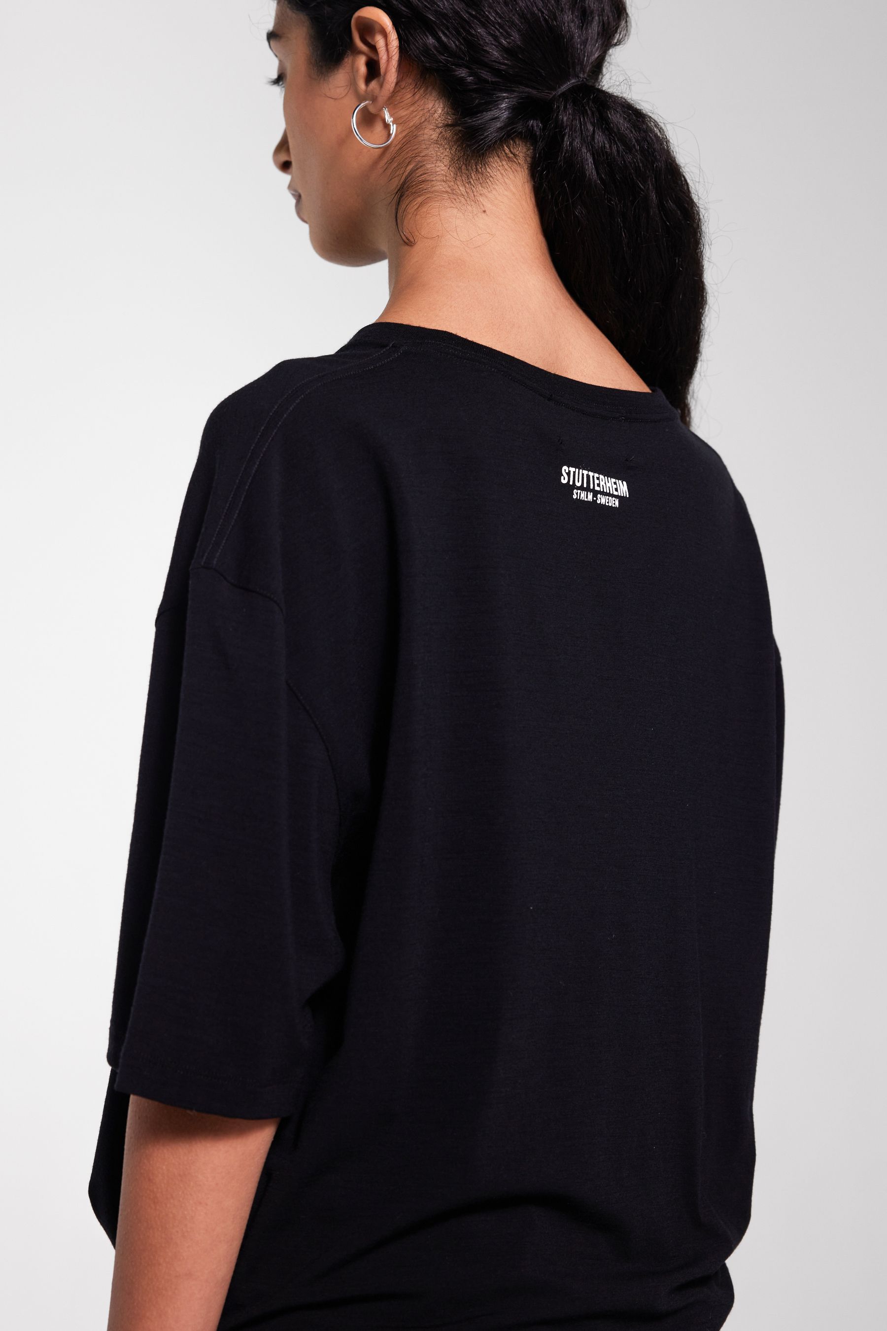 stutterheim biisk tee black aw24