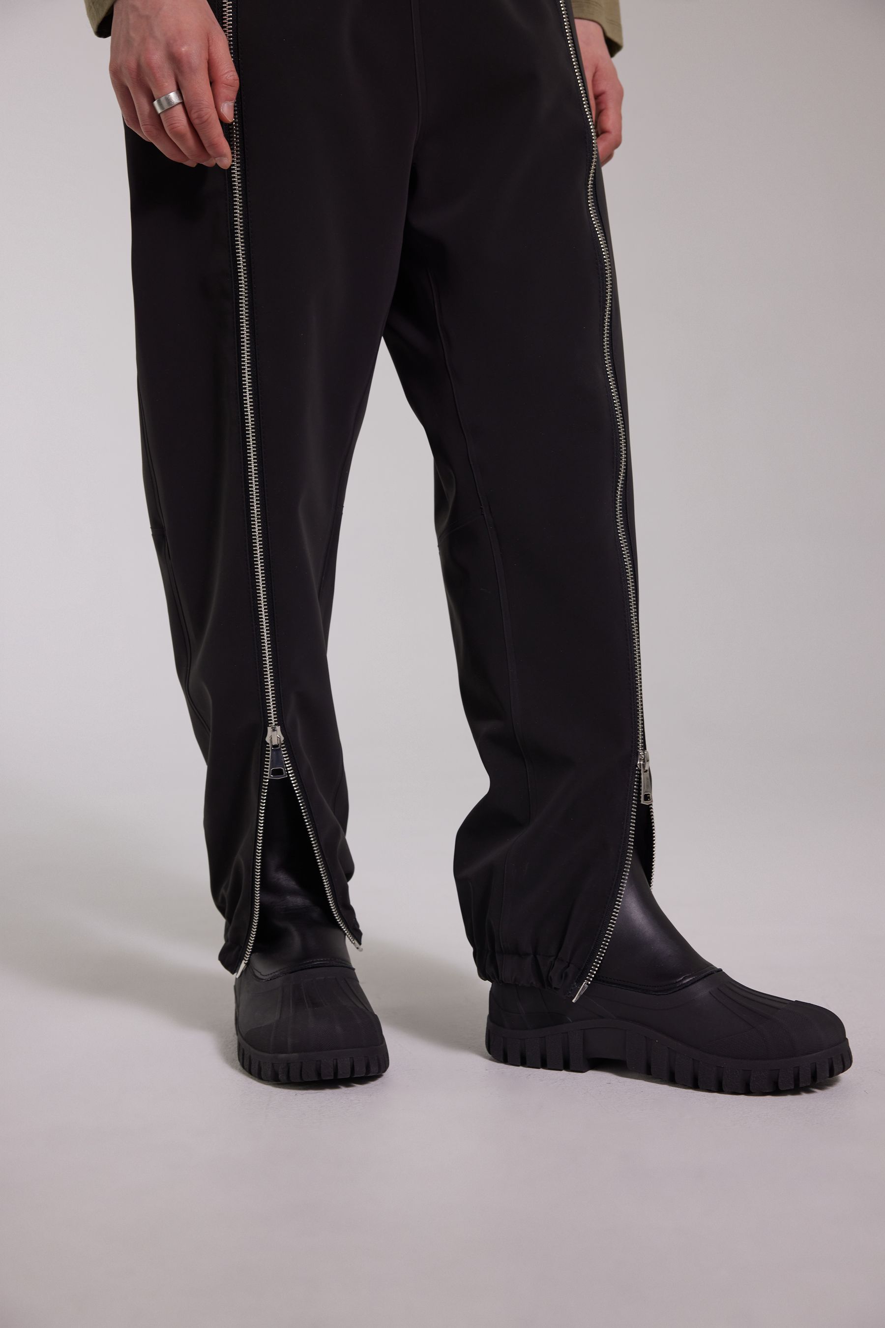 stutterheim bromma matte trouser black men trousers