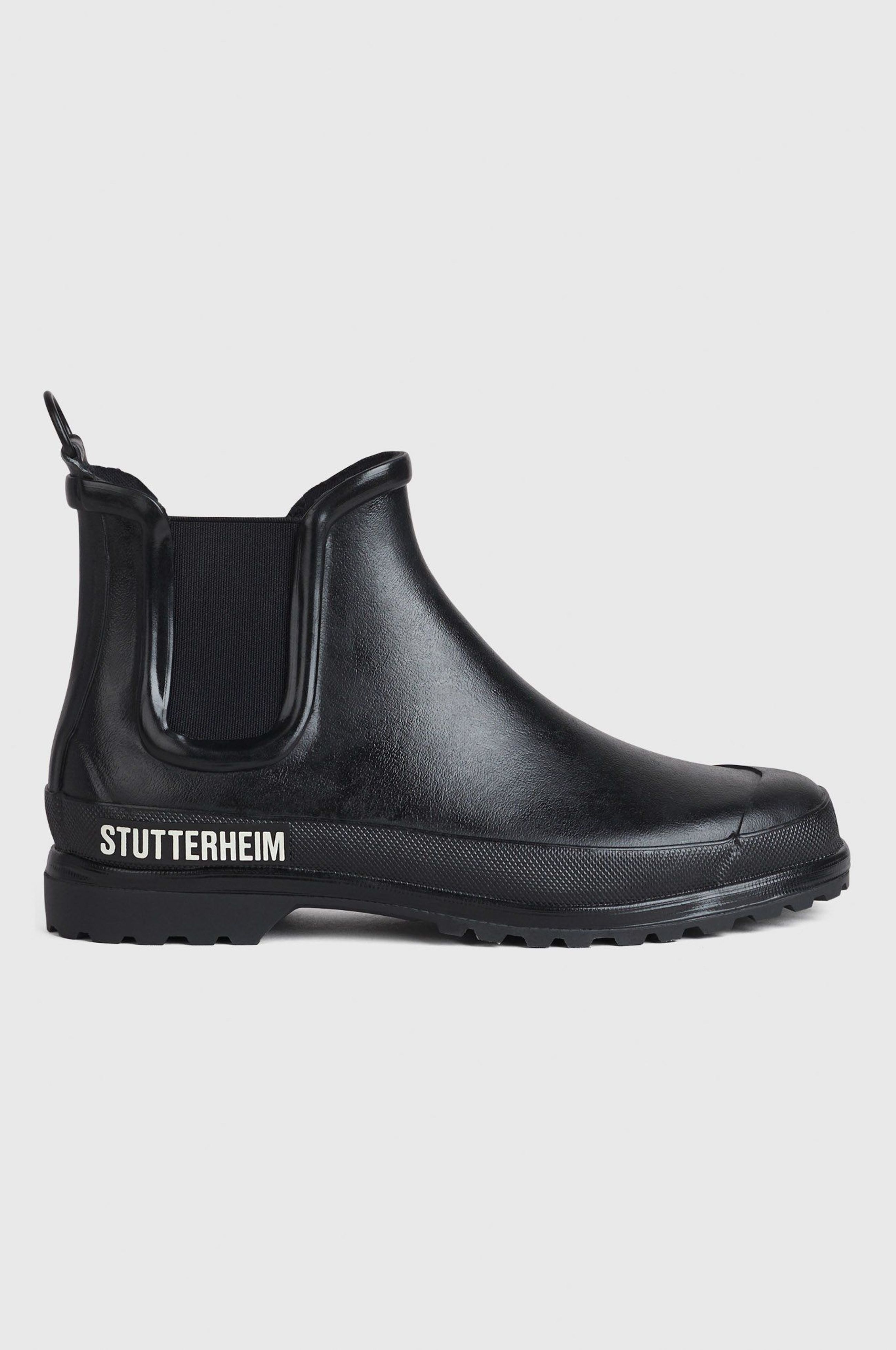 Chelsea black rain boots top