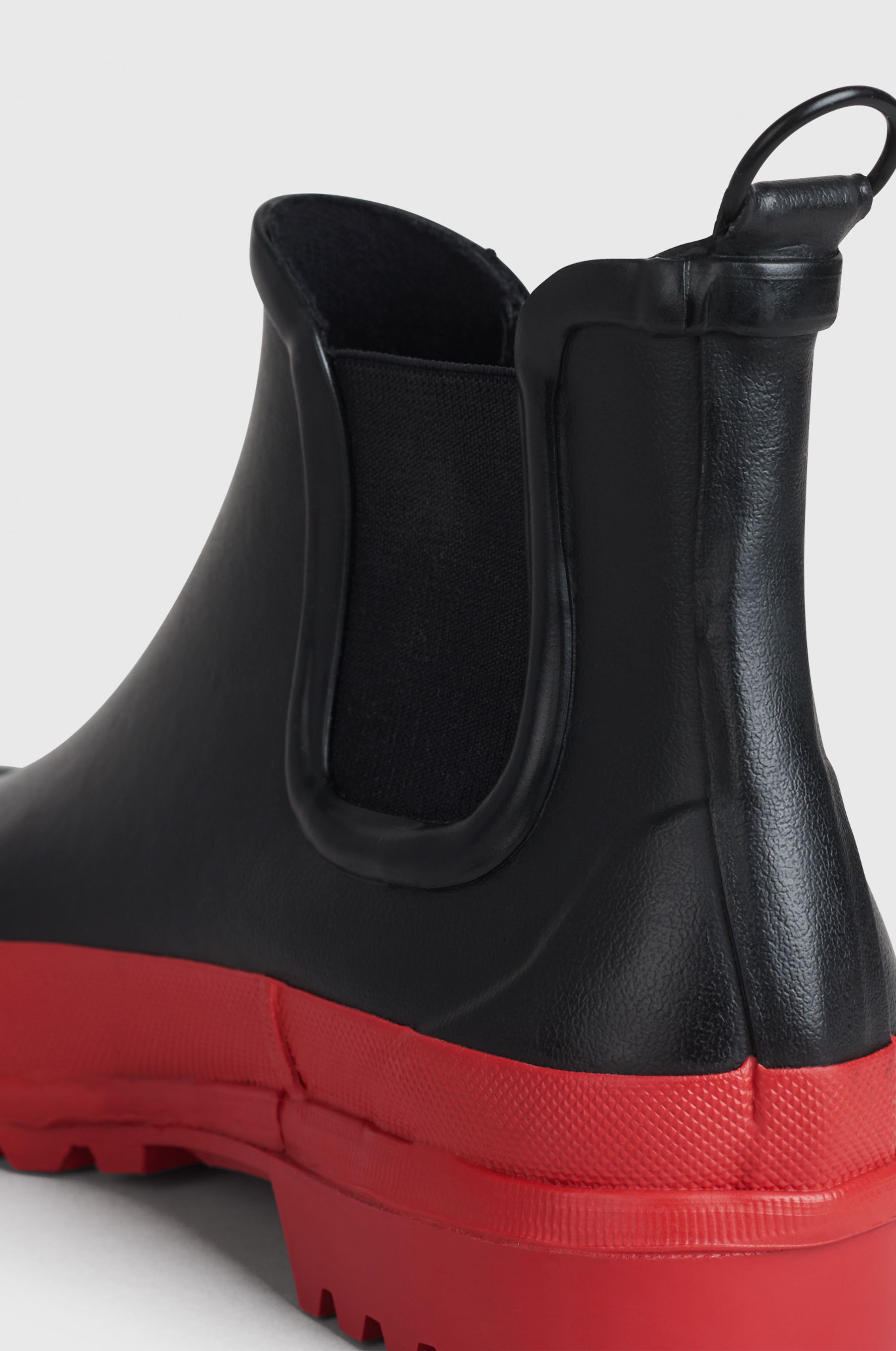 stutterheim chelsea rainwalker black/red footwear rain-boots