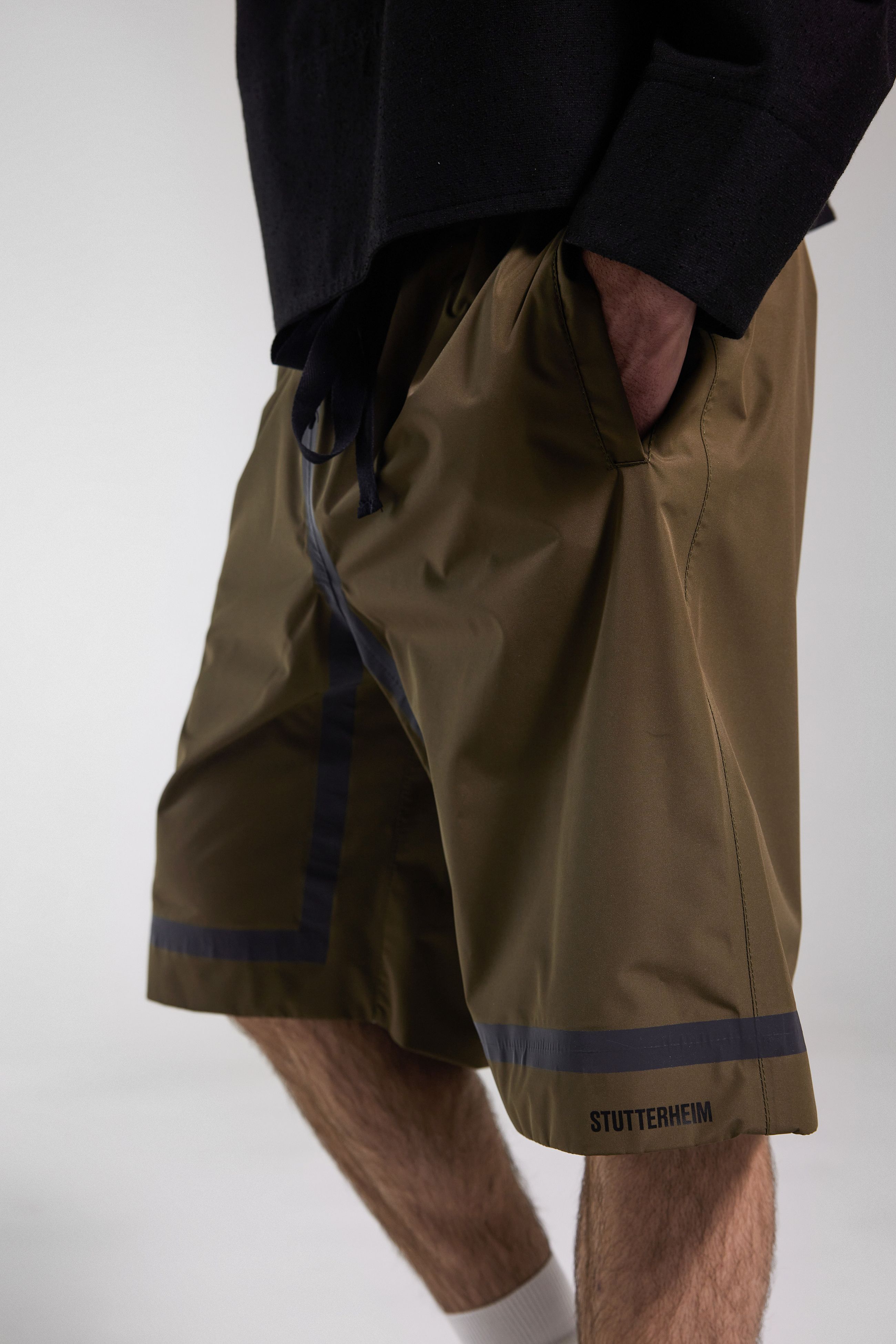 Stutterheim Dala Shorts Gree In Brown