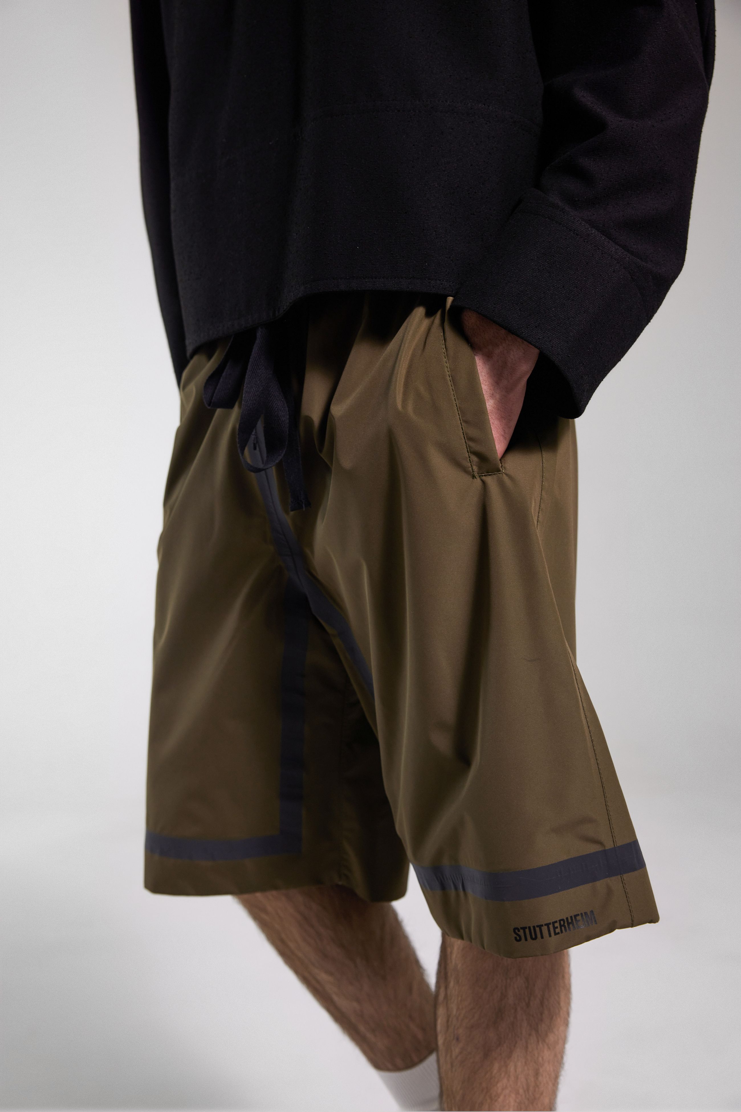 Stutterheim Dala Shorts Gree In Brown