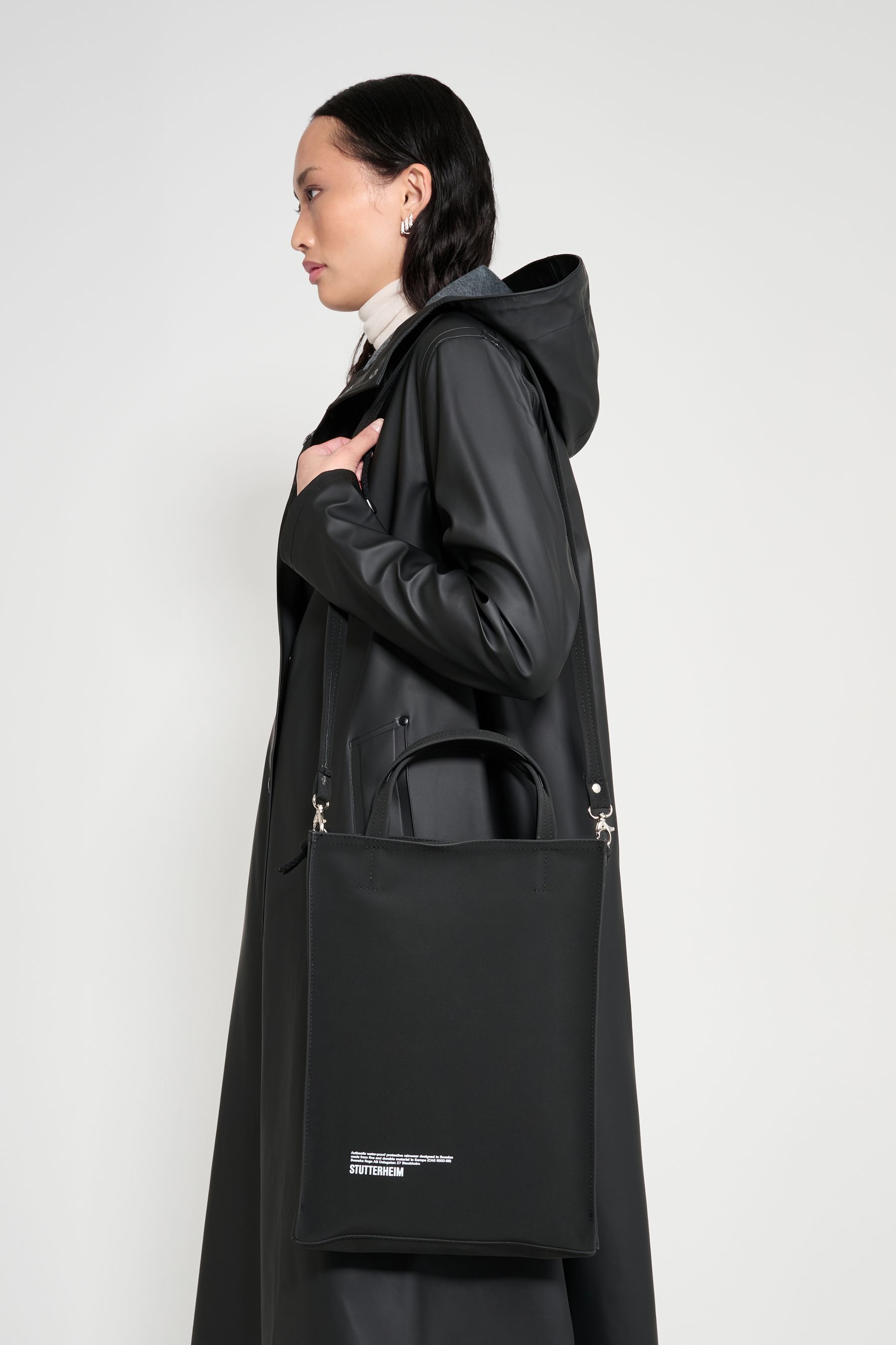 stutterheim djursholm bag matte black accessories bags tote-bags