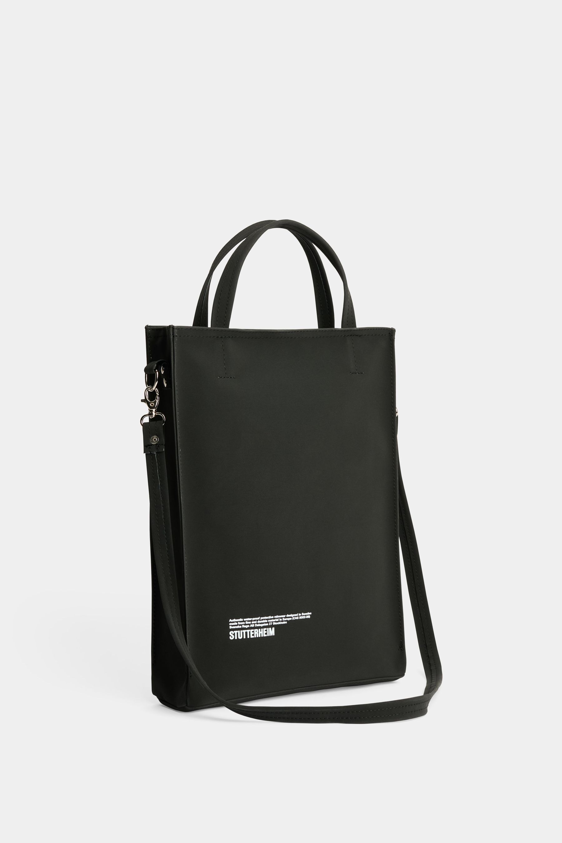 stutterheim djursholm bag matte black accessories bags tote-bags