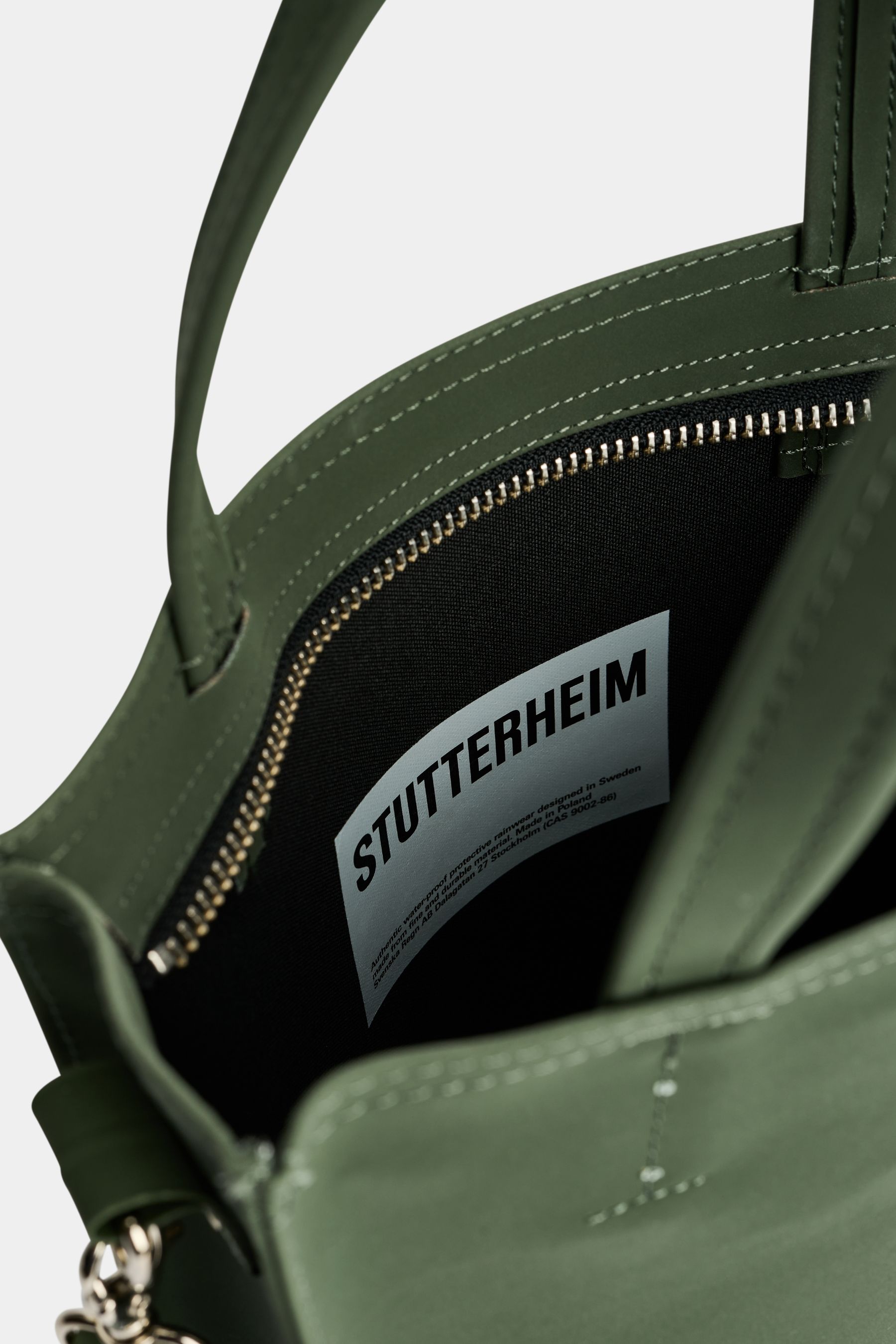 stutterheim djursholm bag matte green accessories bags tote-bags