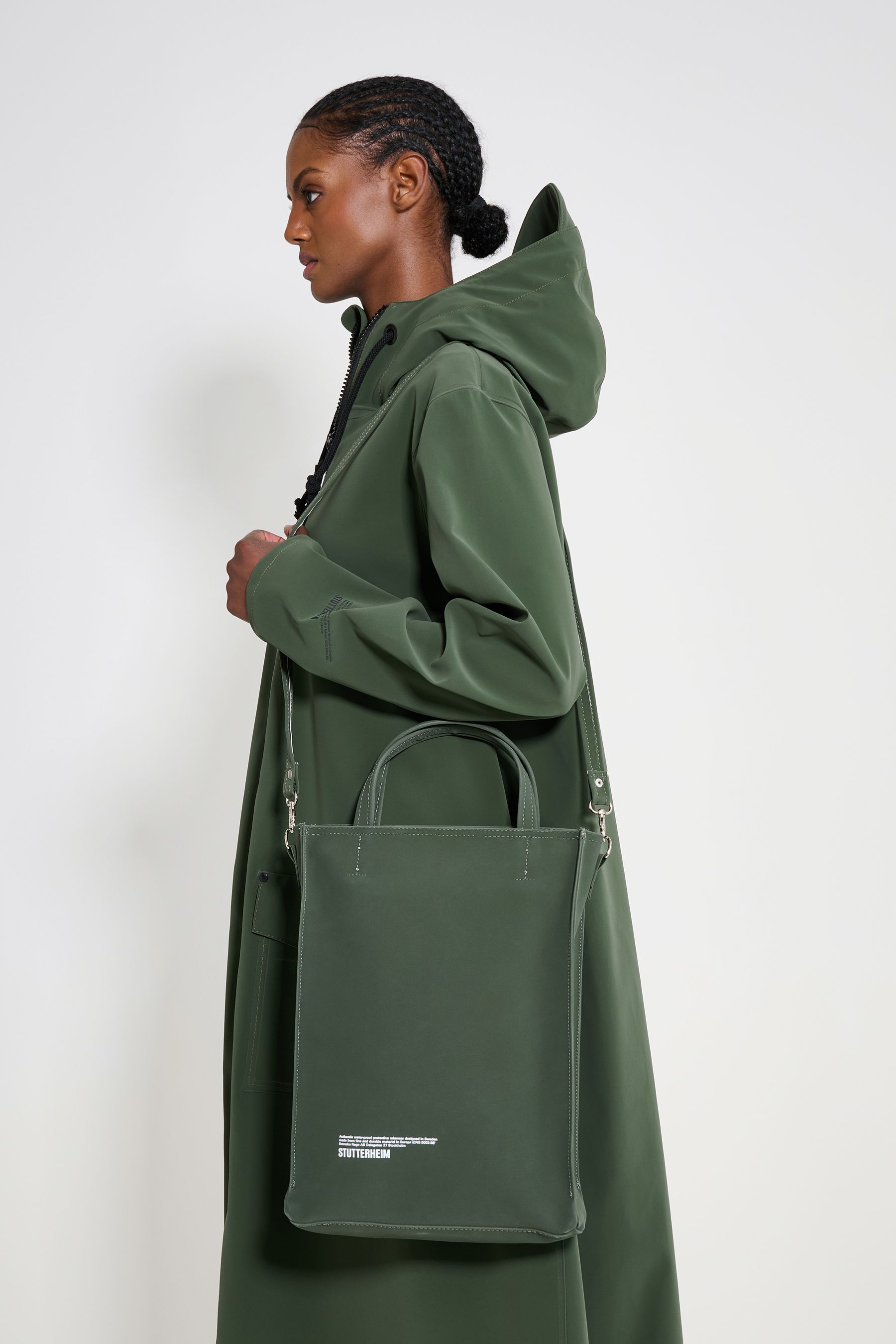 stutterheim djursholm bag matte green accessories bags tote-bags