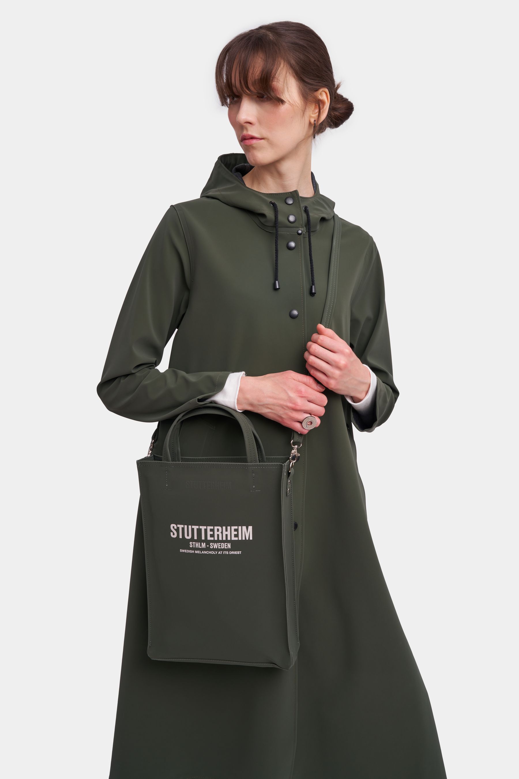 stutterheim djursholm matte bag dark green accessories bags tote-bags