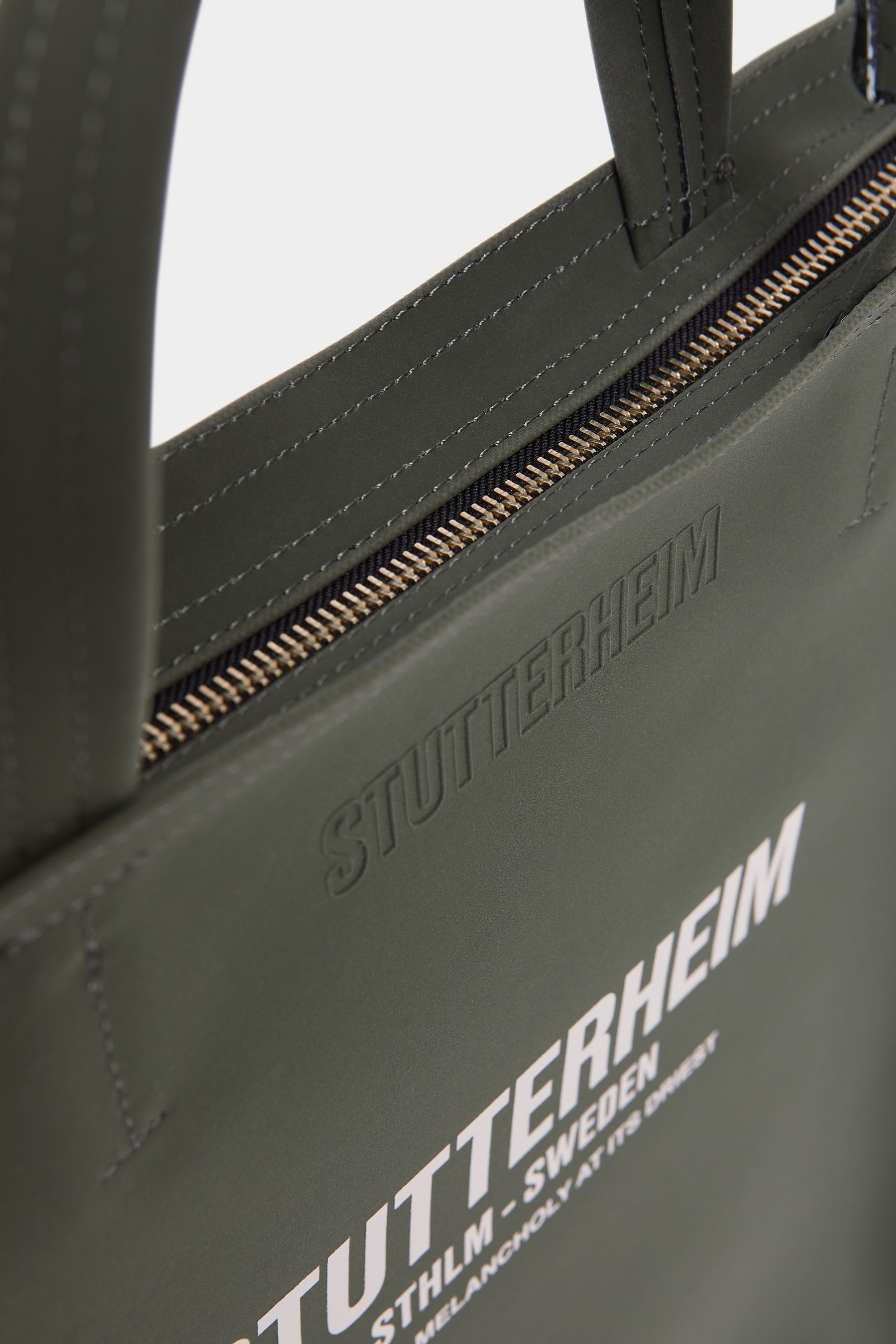 stutterheim djursholm matte bag dark green accessories bags tote-bags