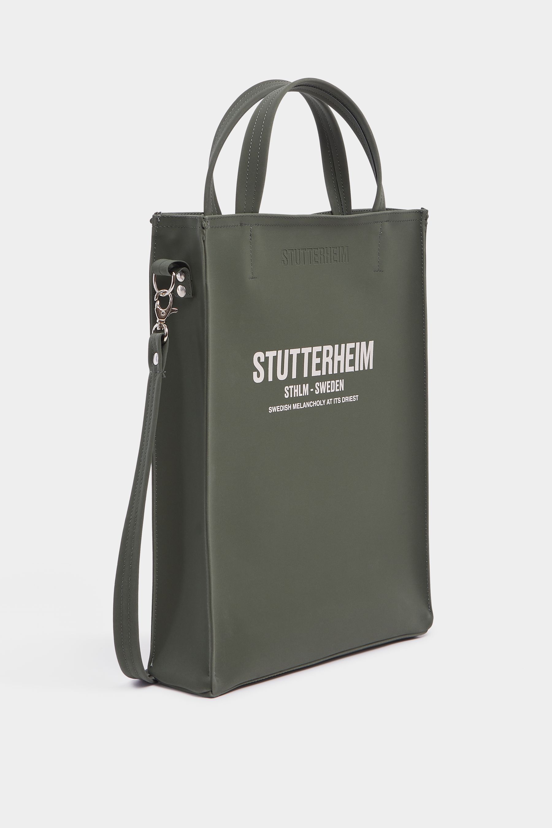 stutterheim djursholm matte bag dark green accessories bags tote-bags