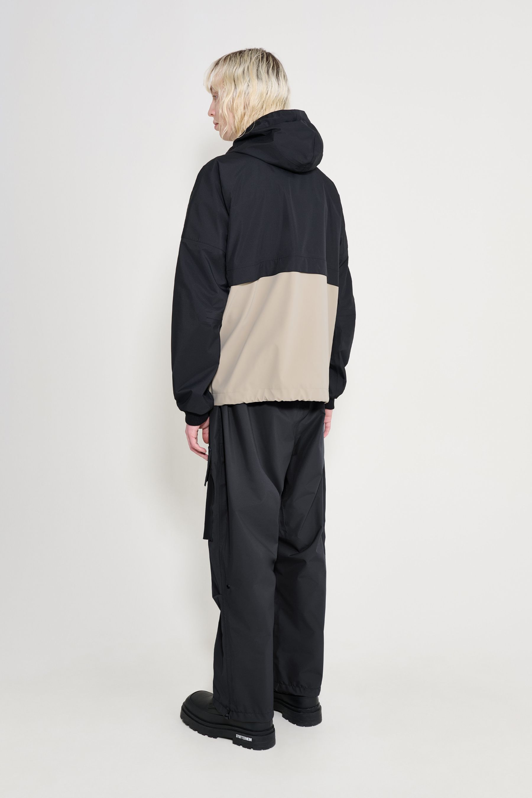 stutterheim forsa two-tone matte anorak black/potato men jackets