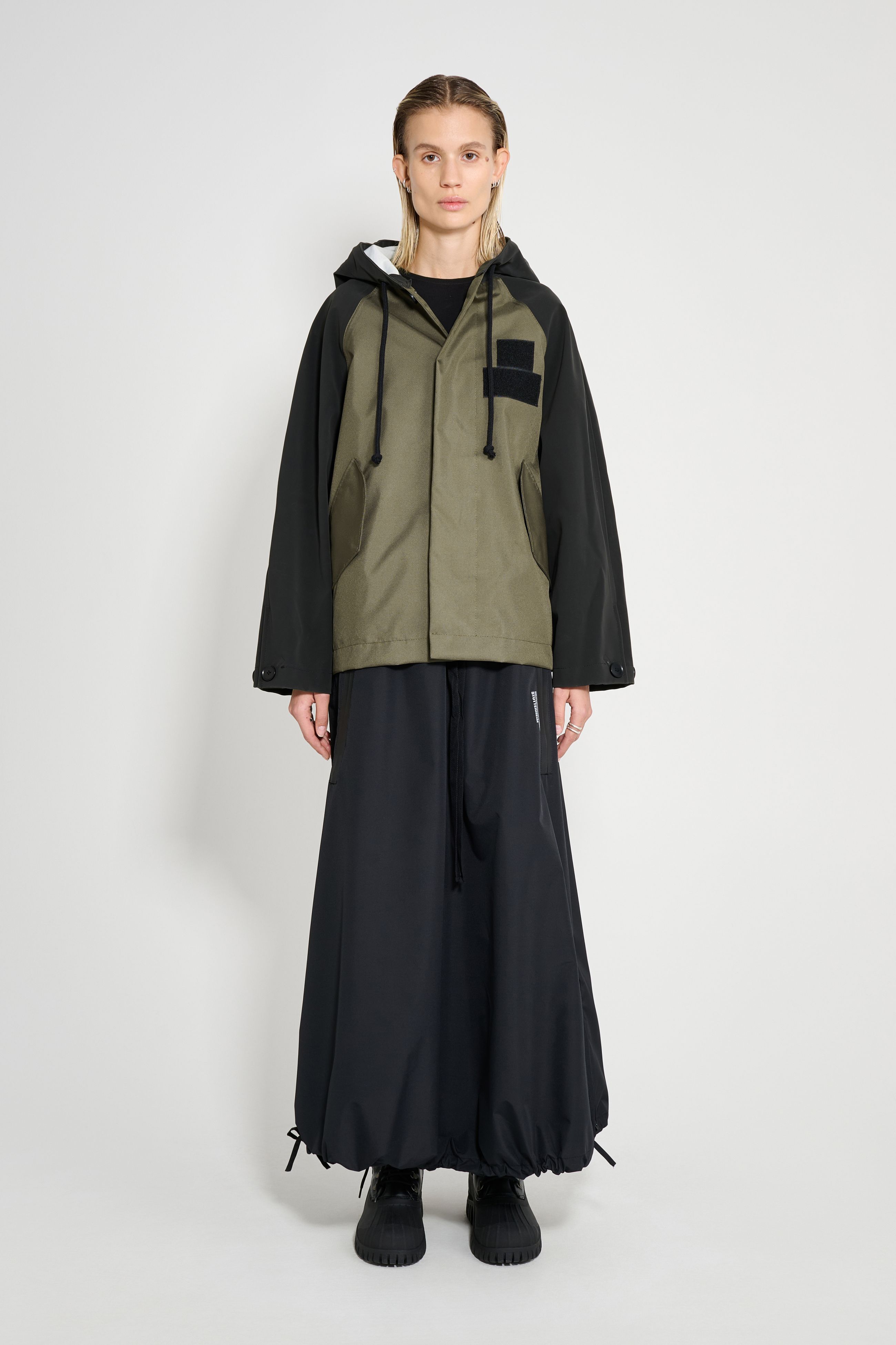 stutterheim hjorthagen hooded jacket green/black women jackets