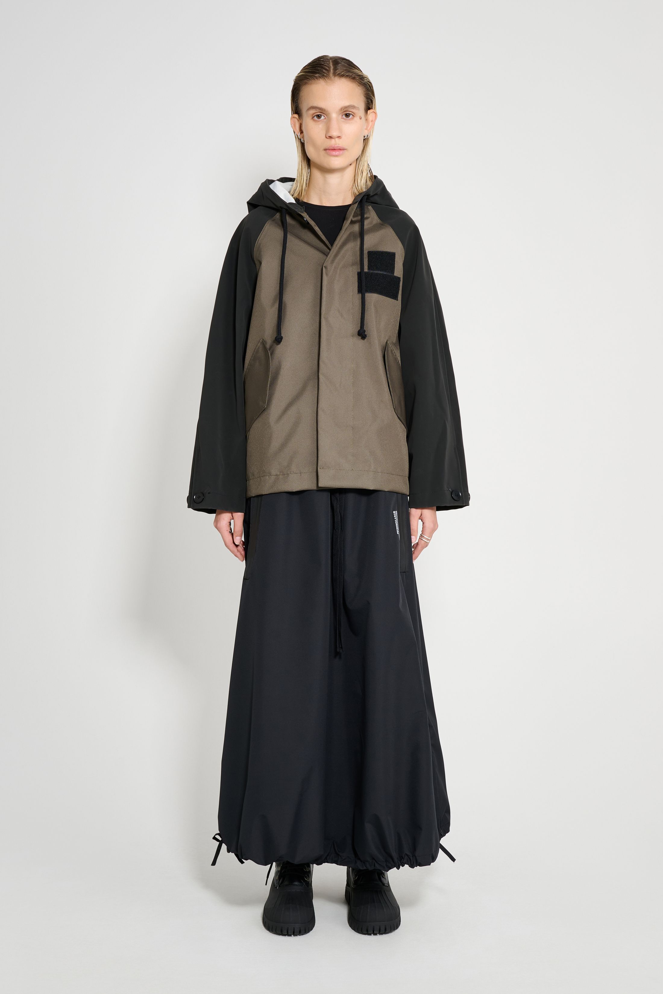 stutterheim hjorthagen hooded jacket green/black women jackets