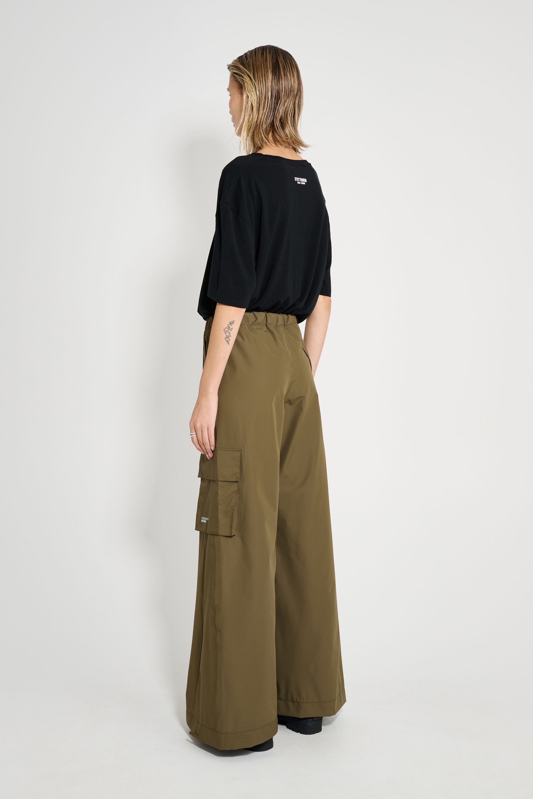 stutterheim karla pocket lightweight trousers green women bottoms