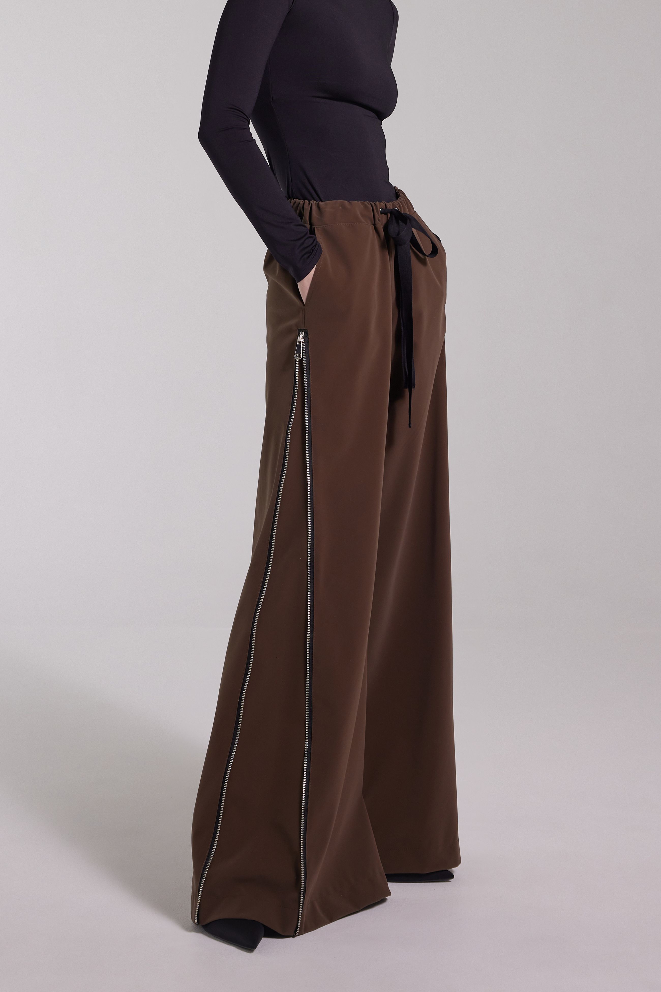 stutterheim karla trousers dark brown women bottoms