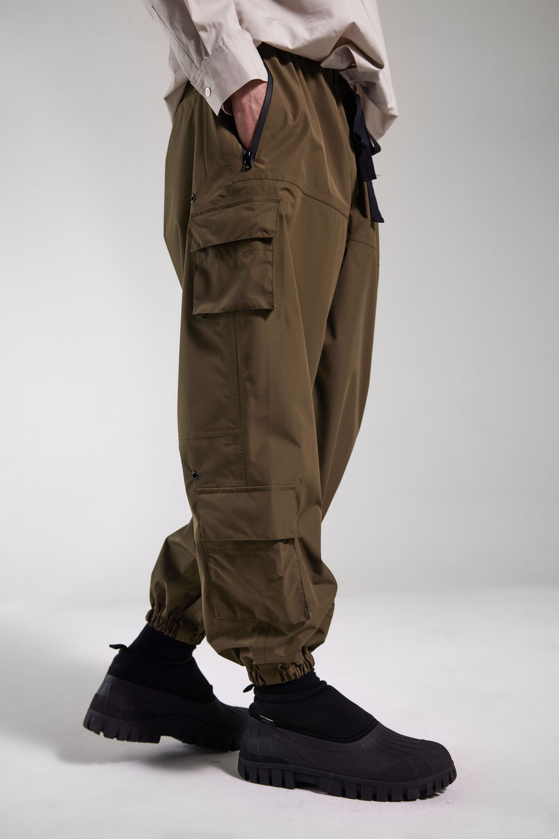 stutterheim kvala lightweight trousers green men new-arrivals