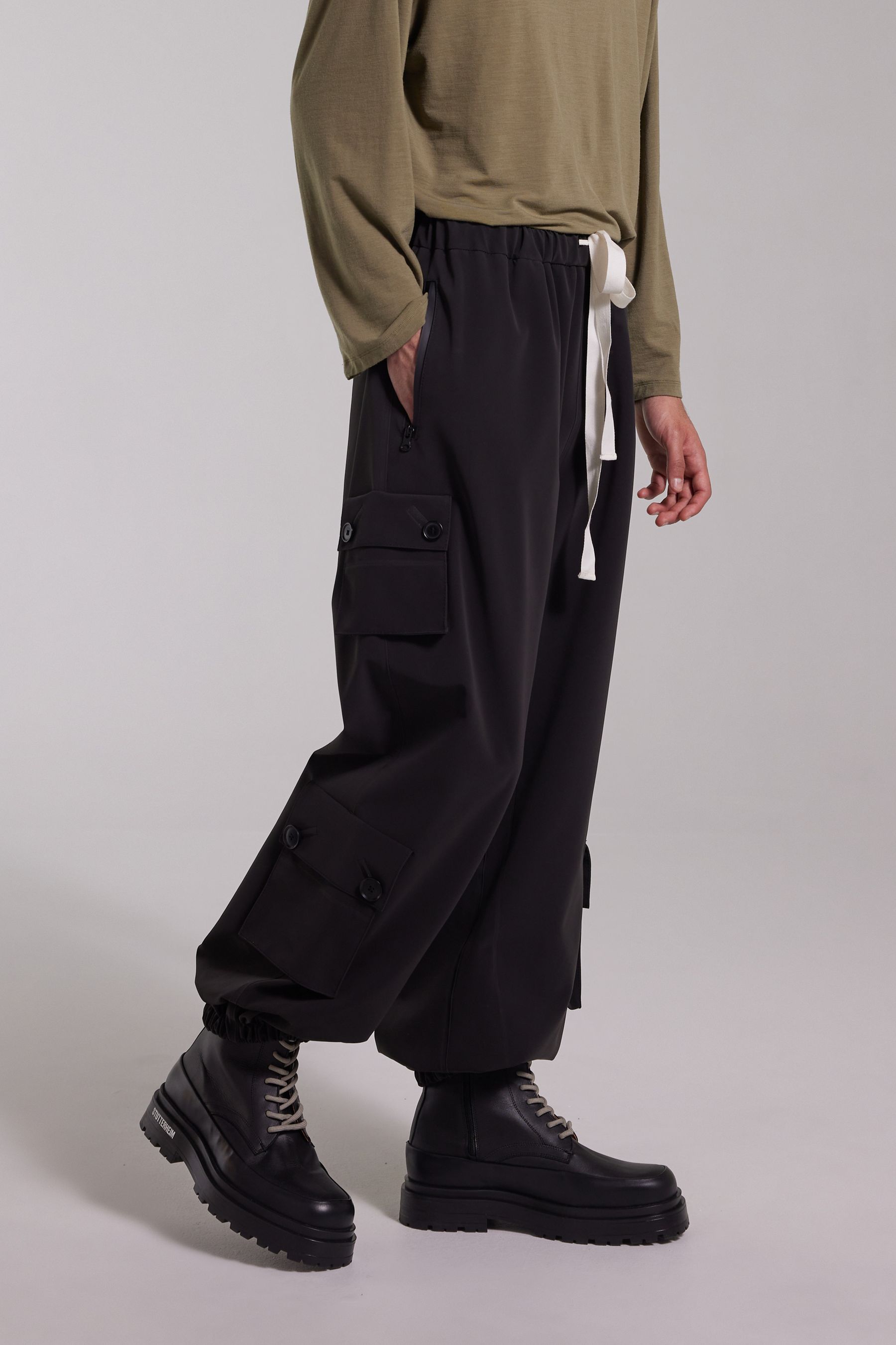 stutterheim kvala matte trousers black men