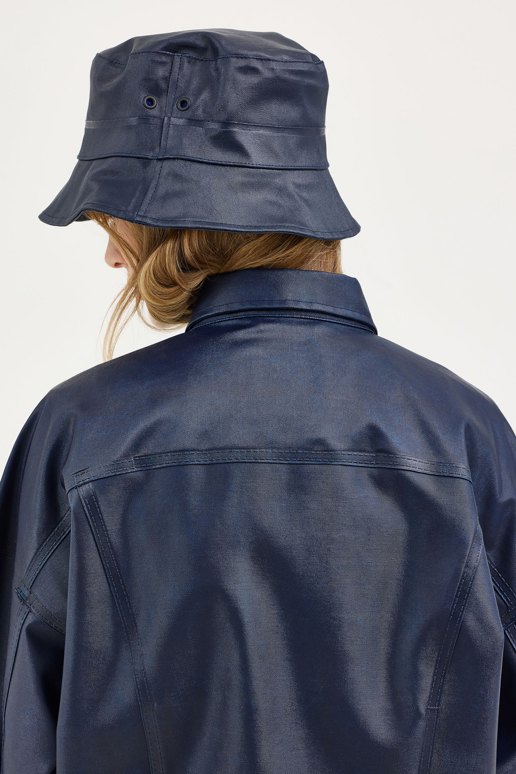 stutterheim lee® x bucket hat aviator navy  accessories hats-and-scarves bucket-hats