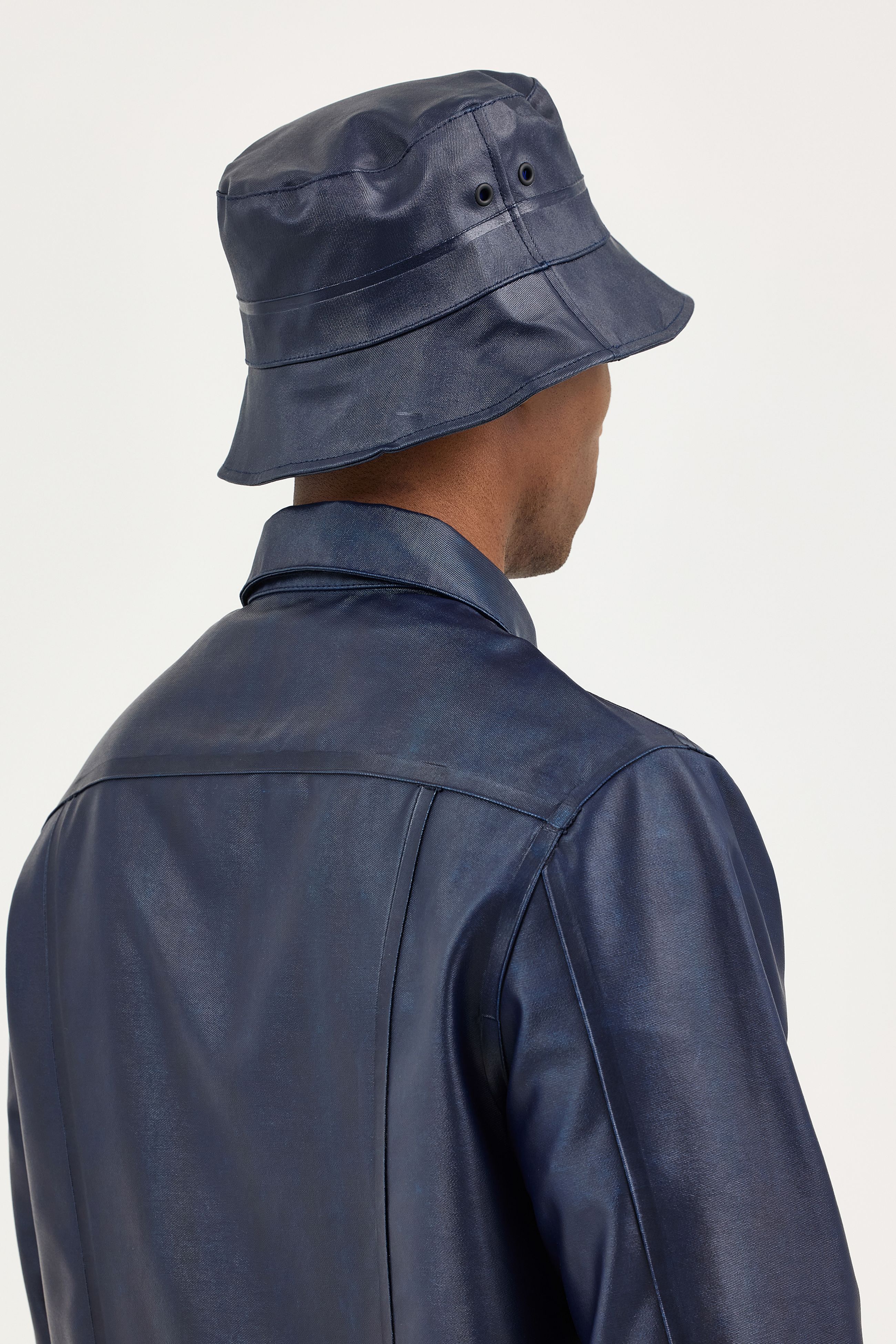 stutterheim lee® x bucket hat aviator navy  accessories hats-and-scarves bucket-hats