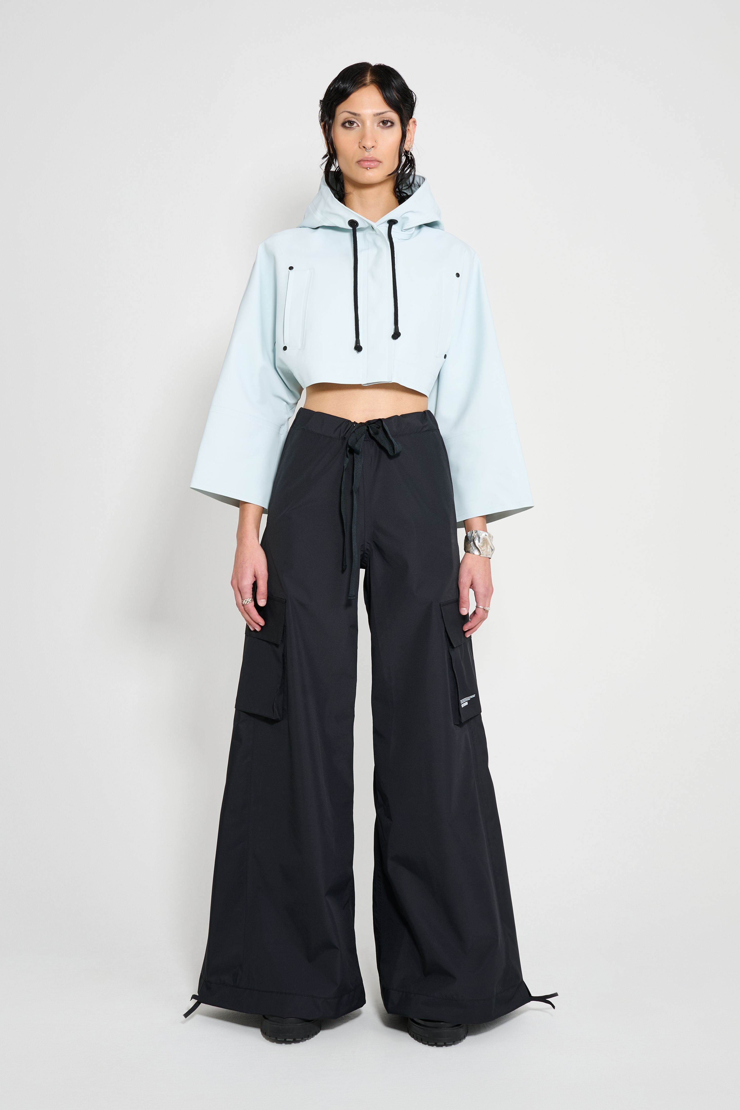 Lilla Tre Cropped Raincoat Frost Grey | STUTTERHEIM US