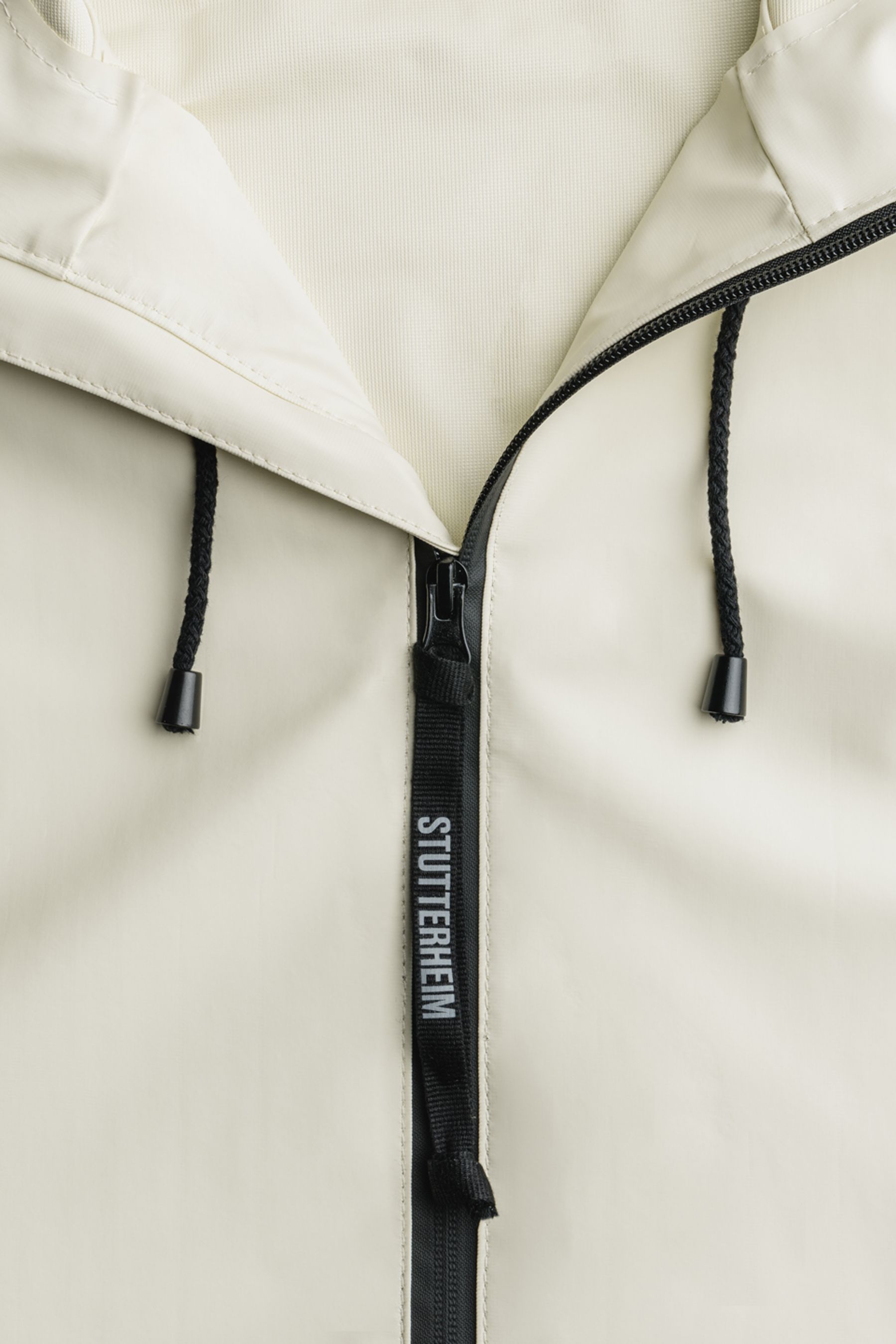 stutterheim lomma lightweight zip coconut women jackets ponchos
