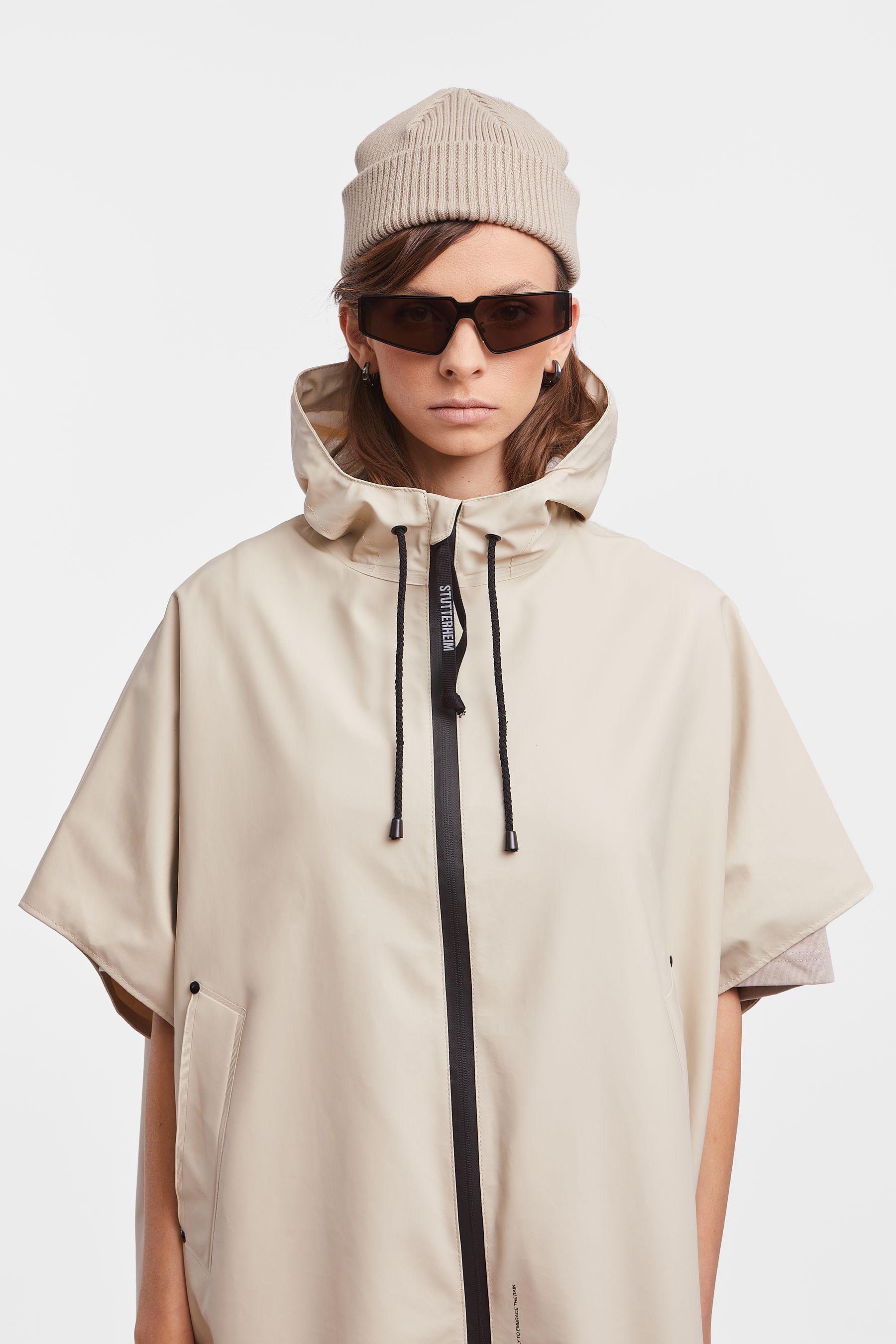 stutterheim lomma lightweight zip poncho oyster women jackets ponchos