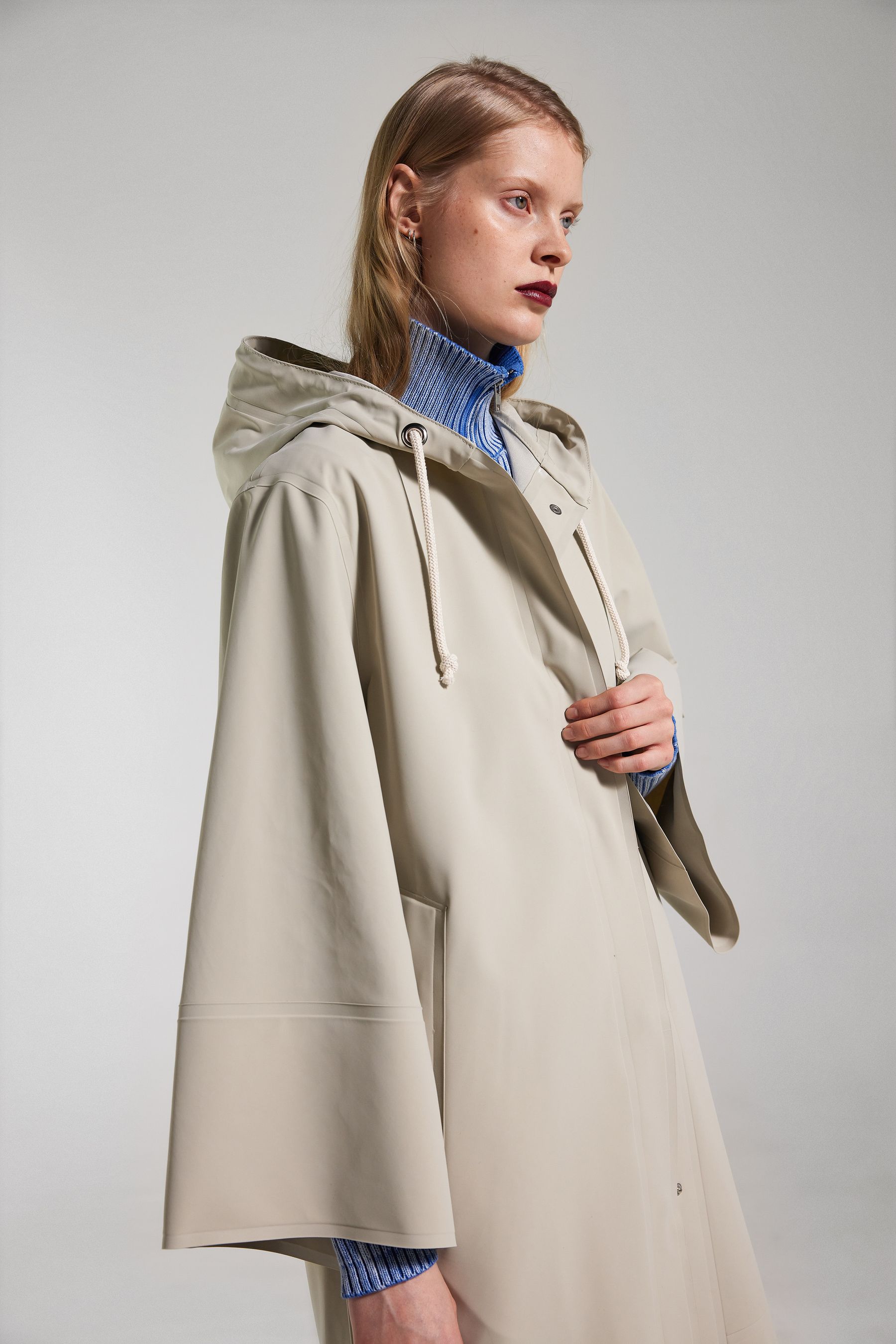 stutterheim lubban lightweight matte raincoat pelican women jackets raincoats