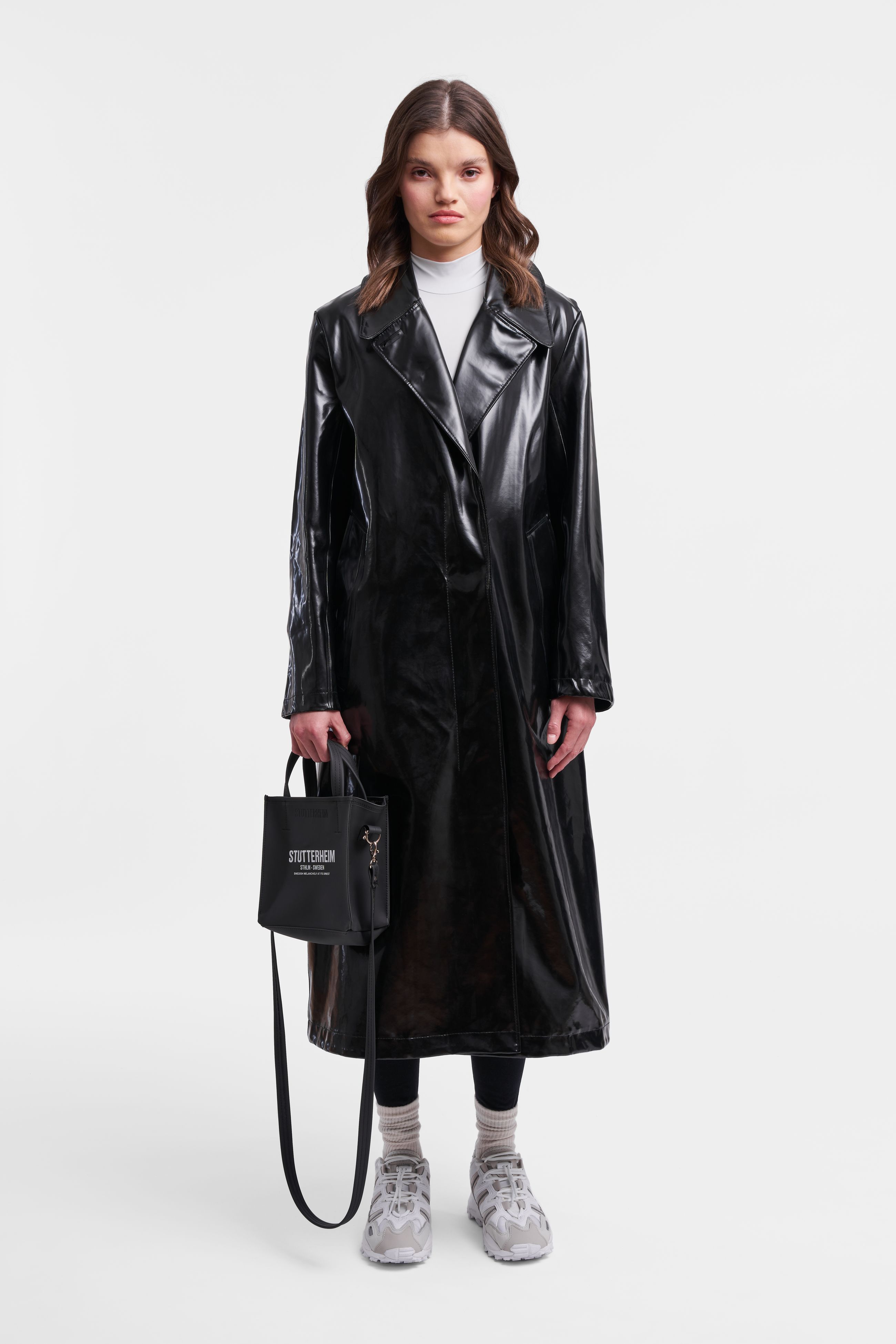 Black trench raincoat women's hotsell