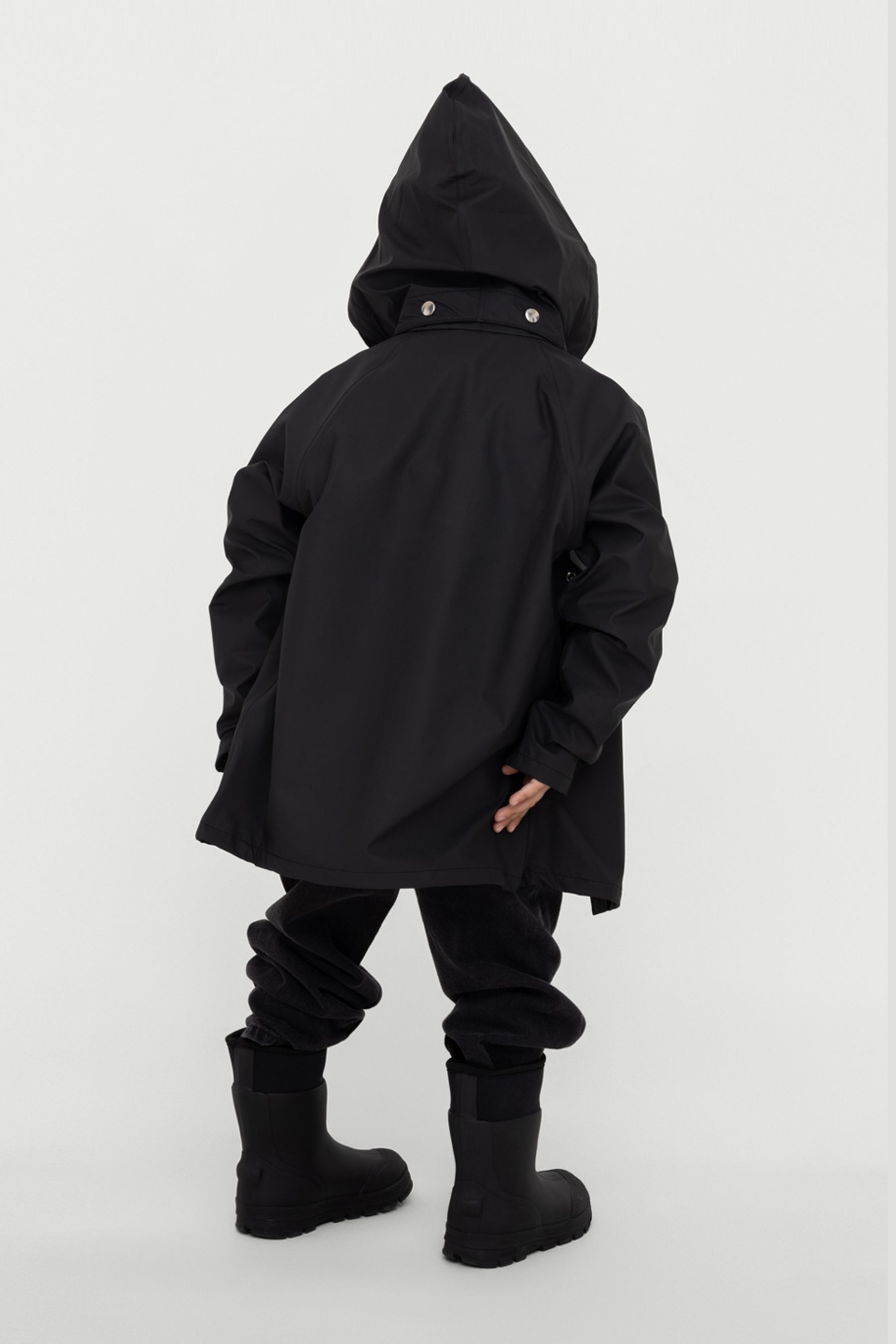 stutterheim mini lightweight kids raincoat black jackets