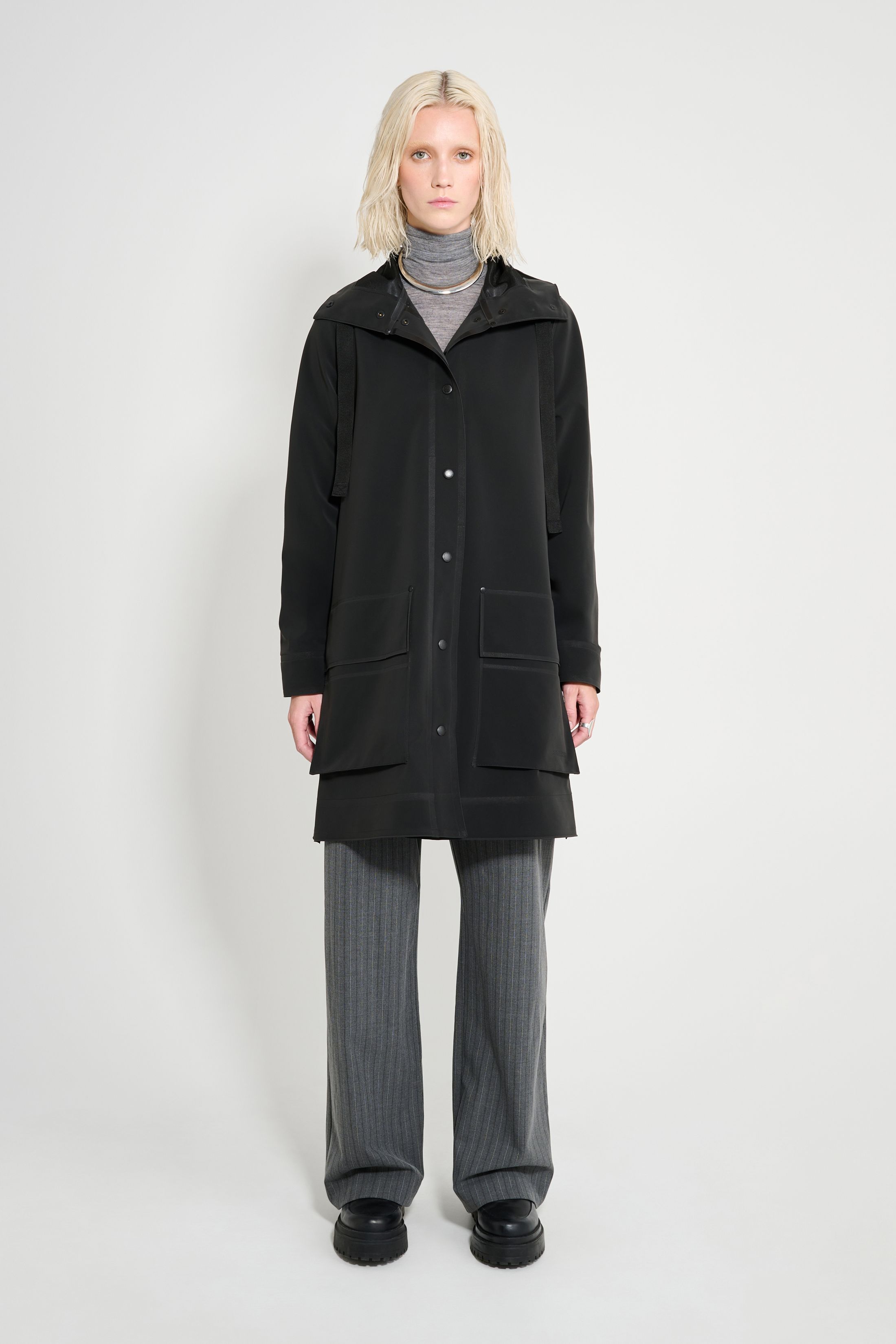 stutterheim mosebacke 15 matte black women jackets raincoats