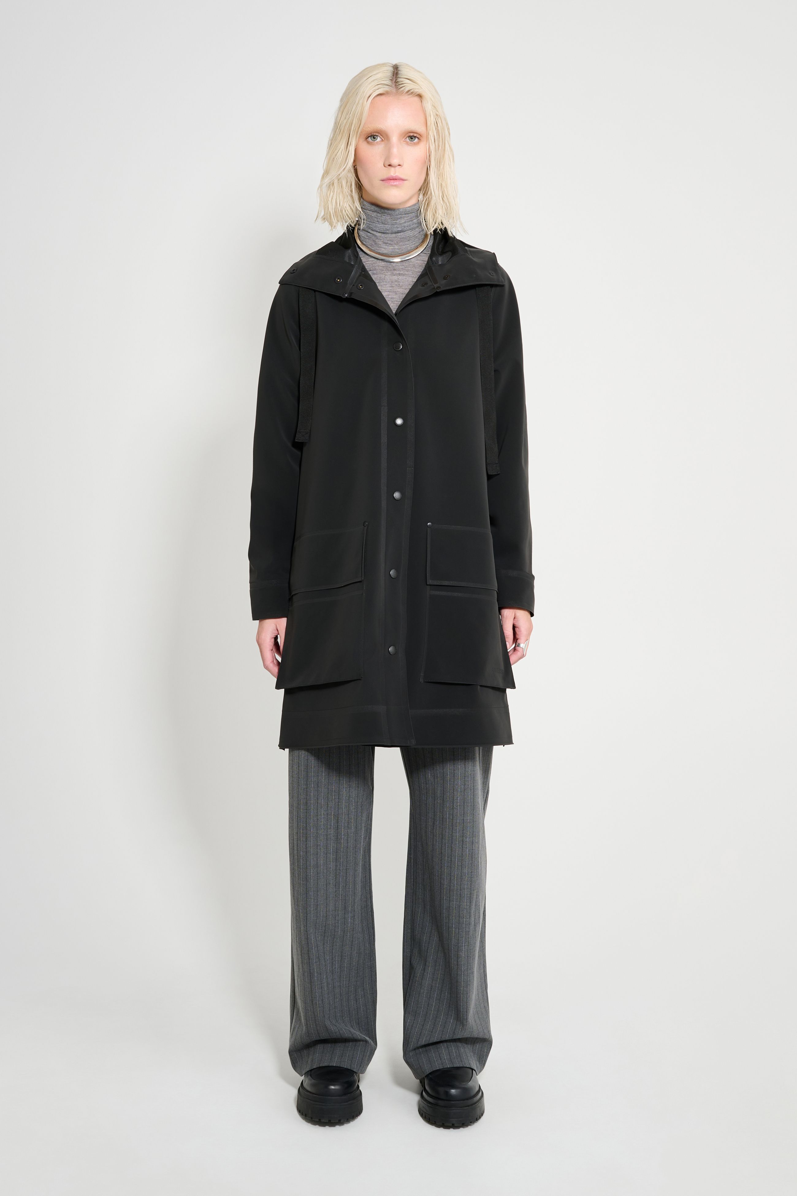 stutterheim mosebacke 15 matte black women jackets raincoats