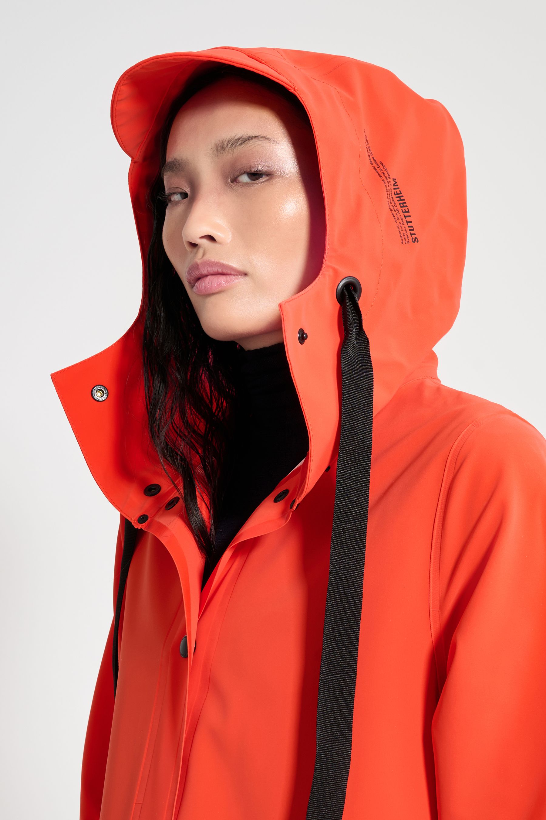stutterheim mosebacke 15 raincoat fade red women jackets raincoats