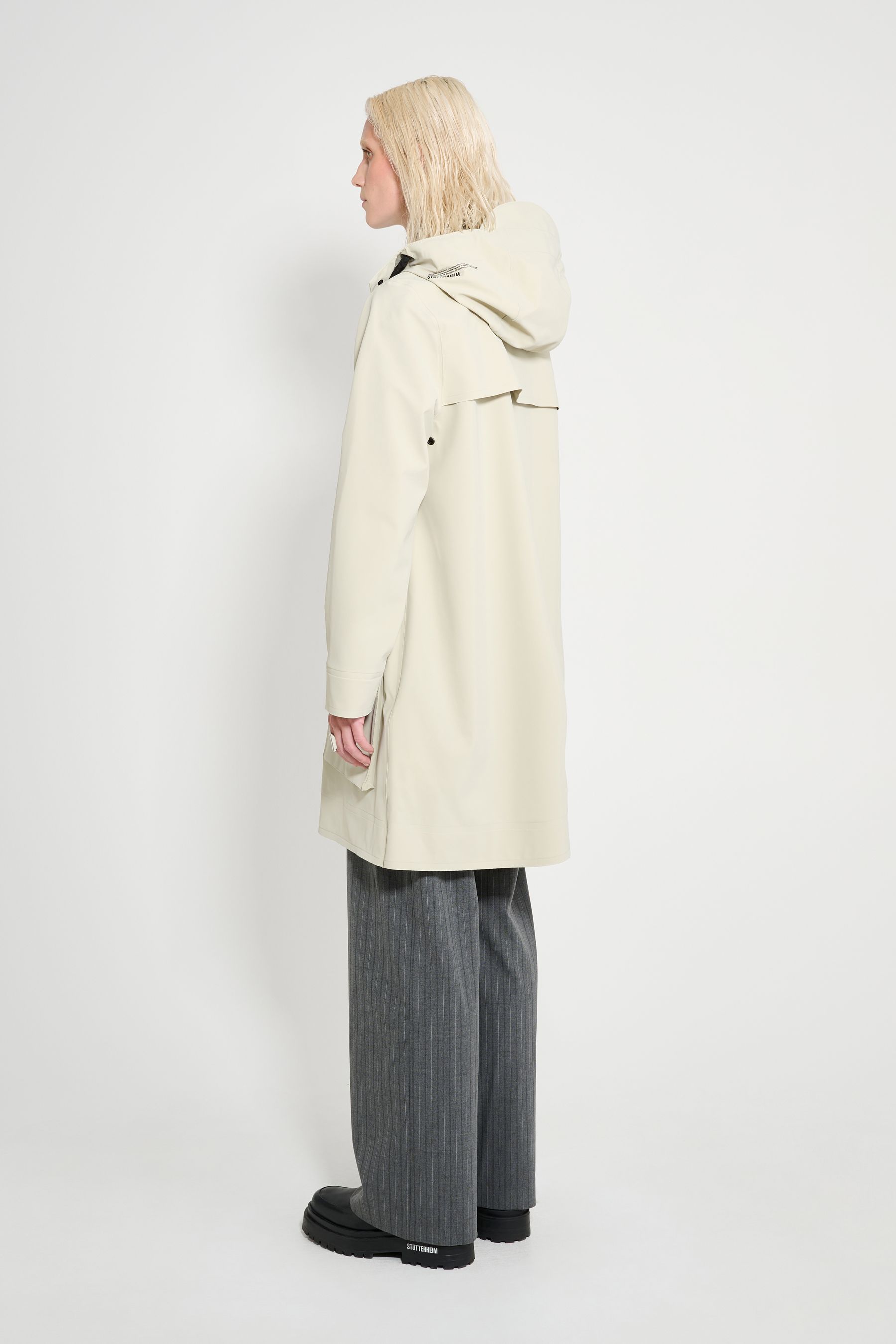 stutterheim mosebacke 15 raincoat pelican women jackets